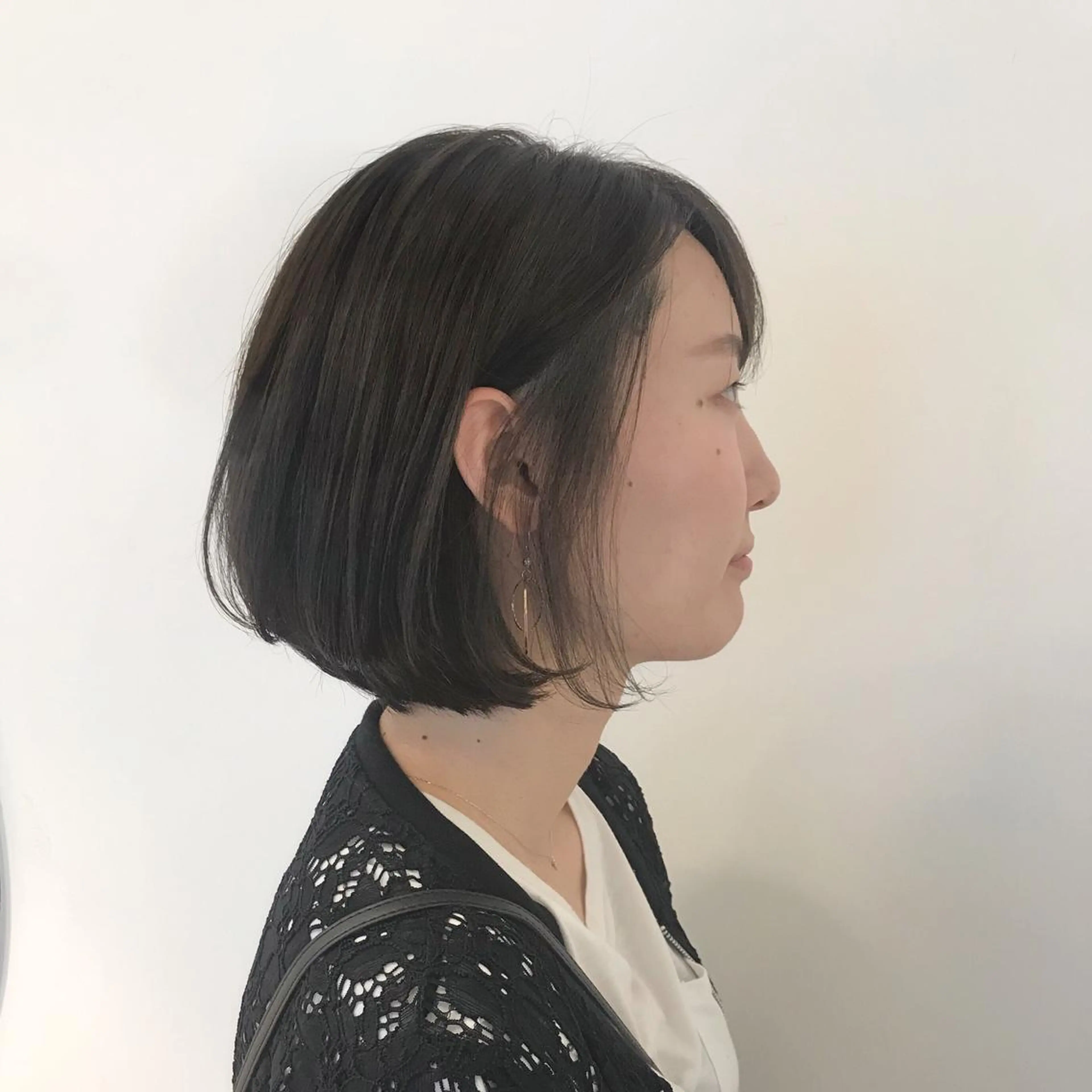 ショート カラー 岩田菜央 《武蔵小杉》のヘアスタイル