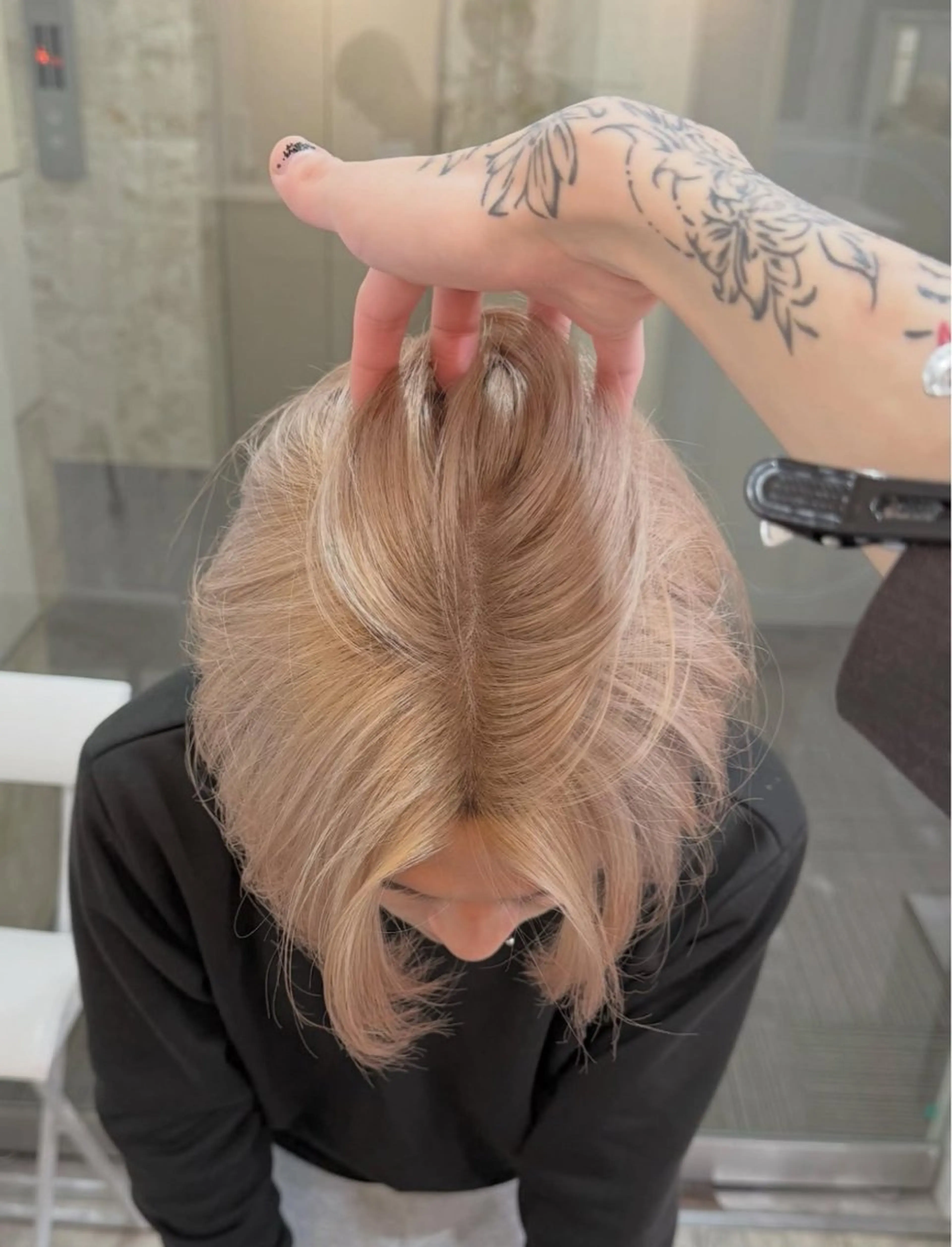 ショート カラー CHROMAN by become所属・RYUKI/ 複雑履歴ハイトーンのヘアスタイル