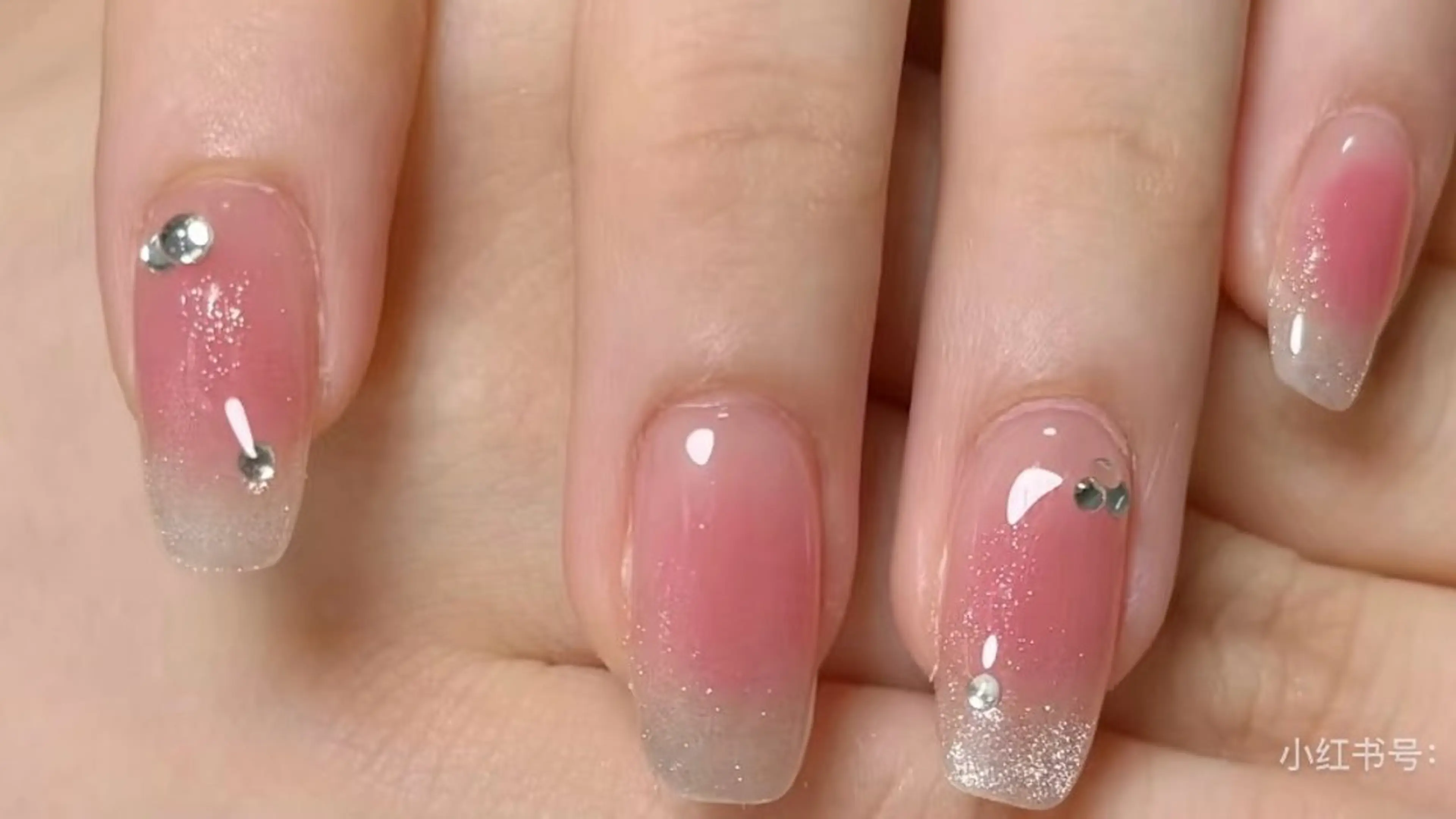 ネイル 高木 維麗絲のネイルデザイン