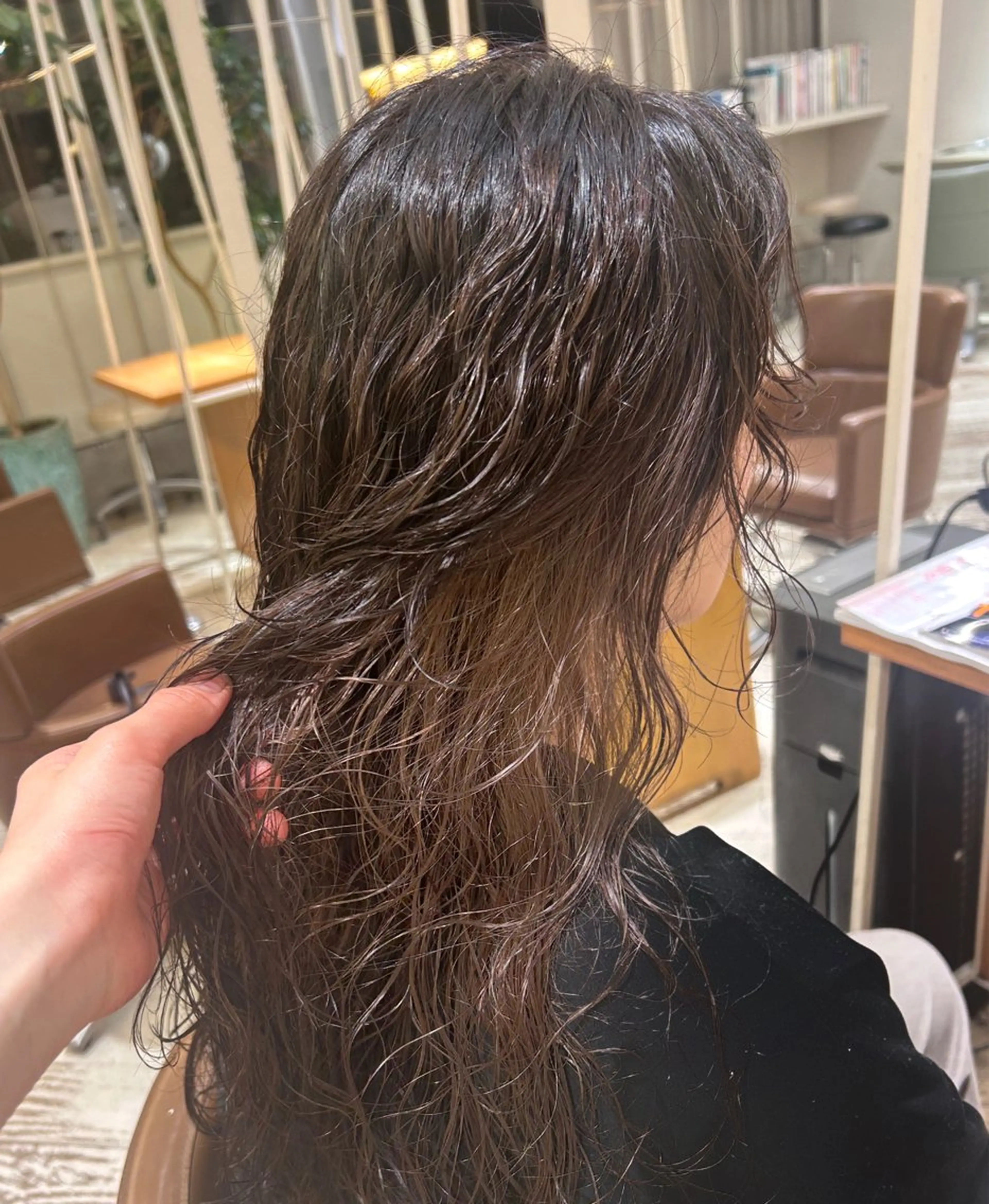 【水、日曜日限定】Ｗカラー𖤐⸝⸝⸝⋆(トリートメント付き✨️)透明感のあるヘアカラーにしたい方にオススメ️🩵の写真