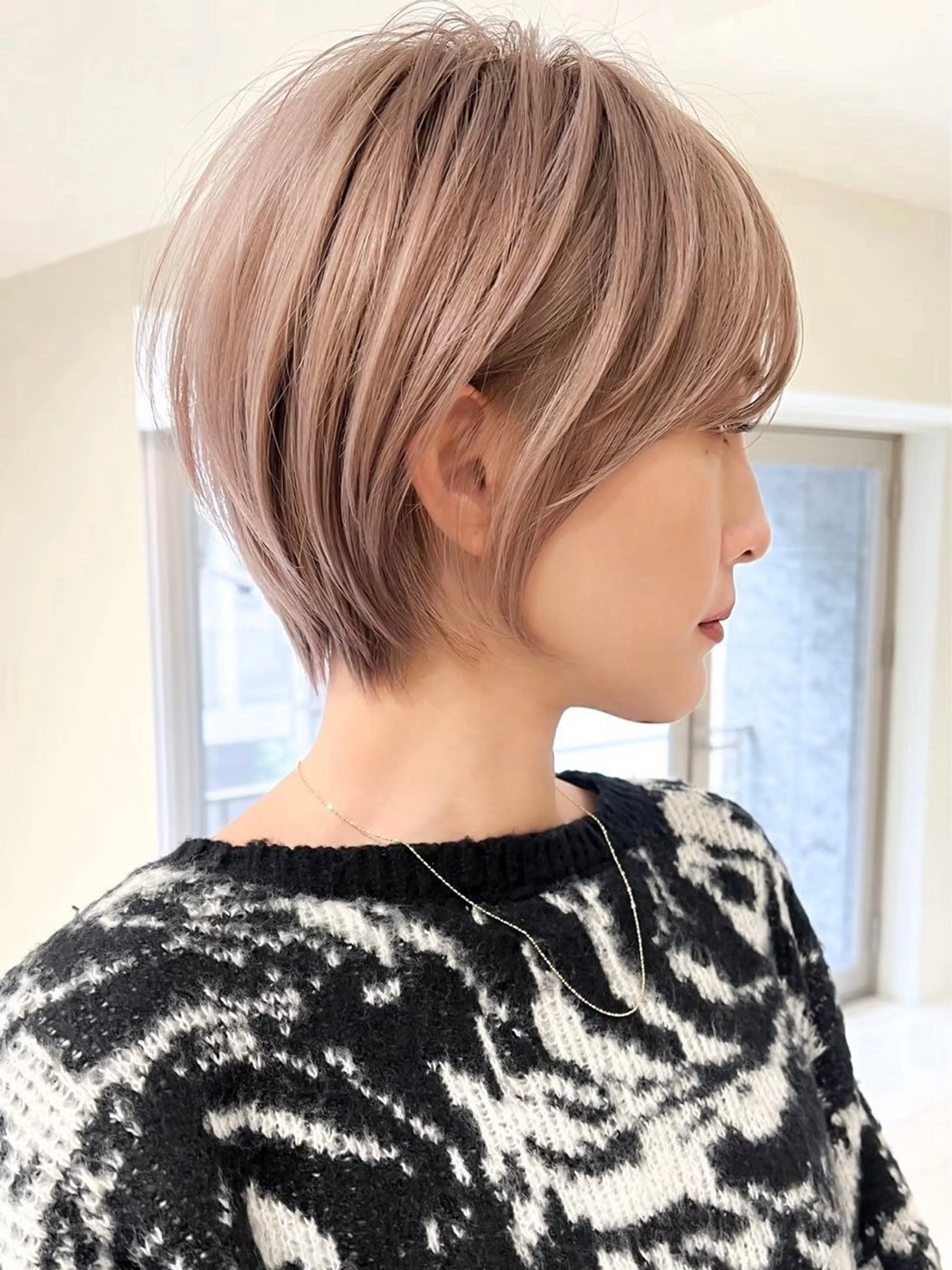 ショート カラー ヘアカラー 艶髪ハイトーン 💎凜💎のヘアスタイル