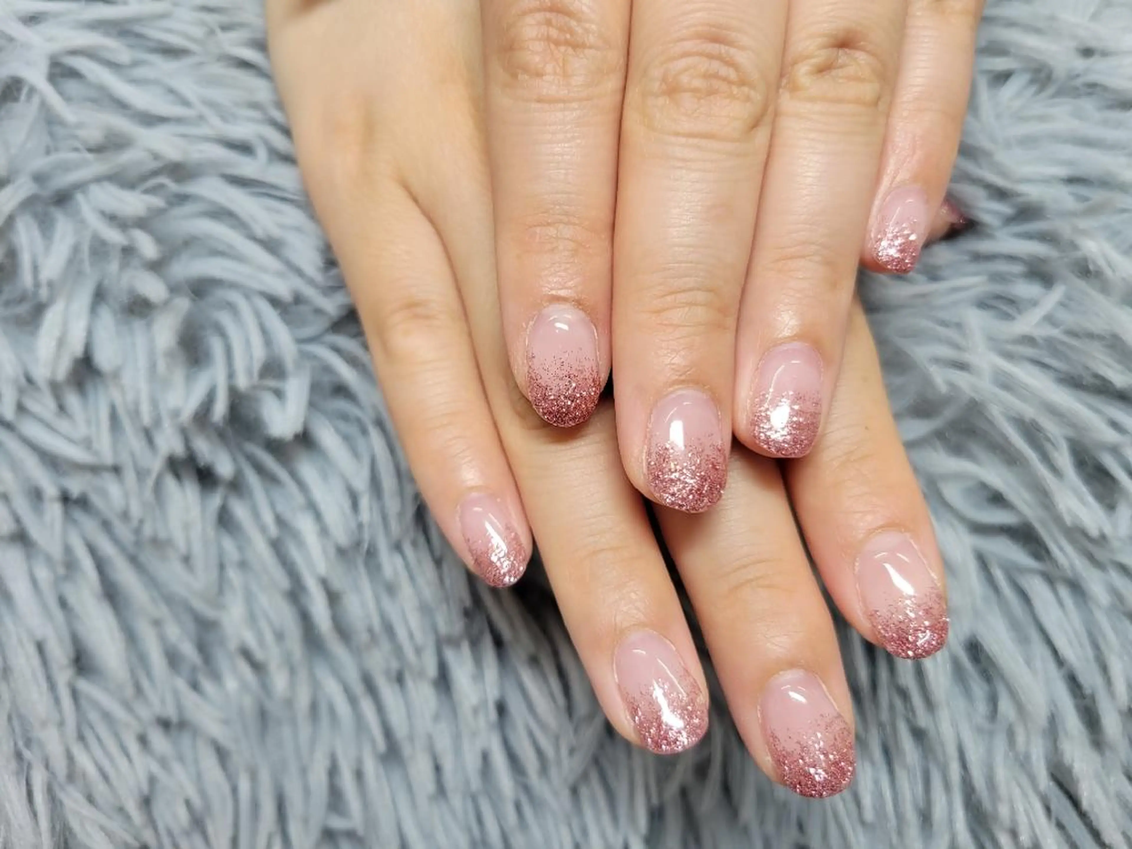 ネイル ラメ(グリッター) ラメグラデーション ノームロア所属・Gnomes loaのネイルデザイン