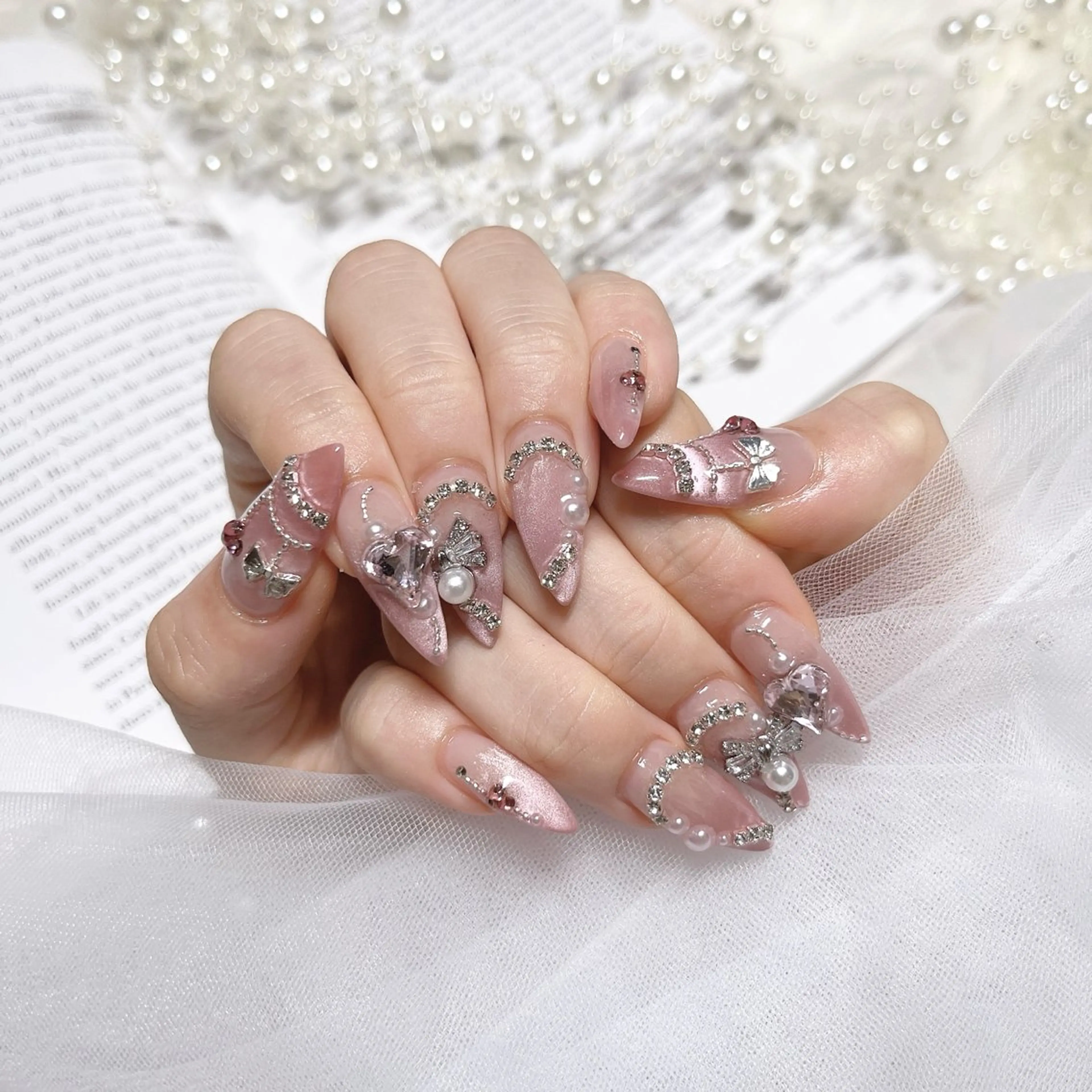 ネイル マグネットネイル ピンク ハンドネイル momoka 心斎橋nailのネイルデザイン