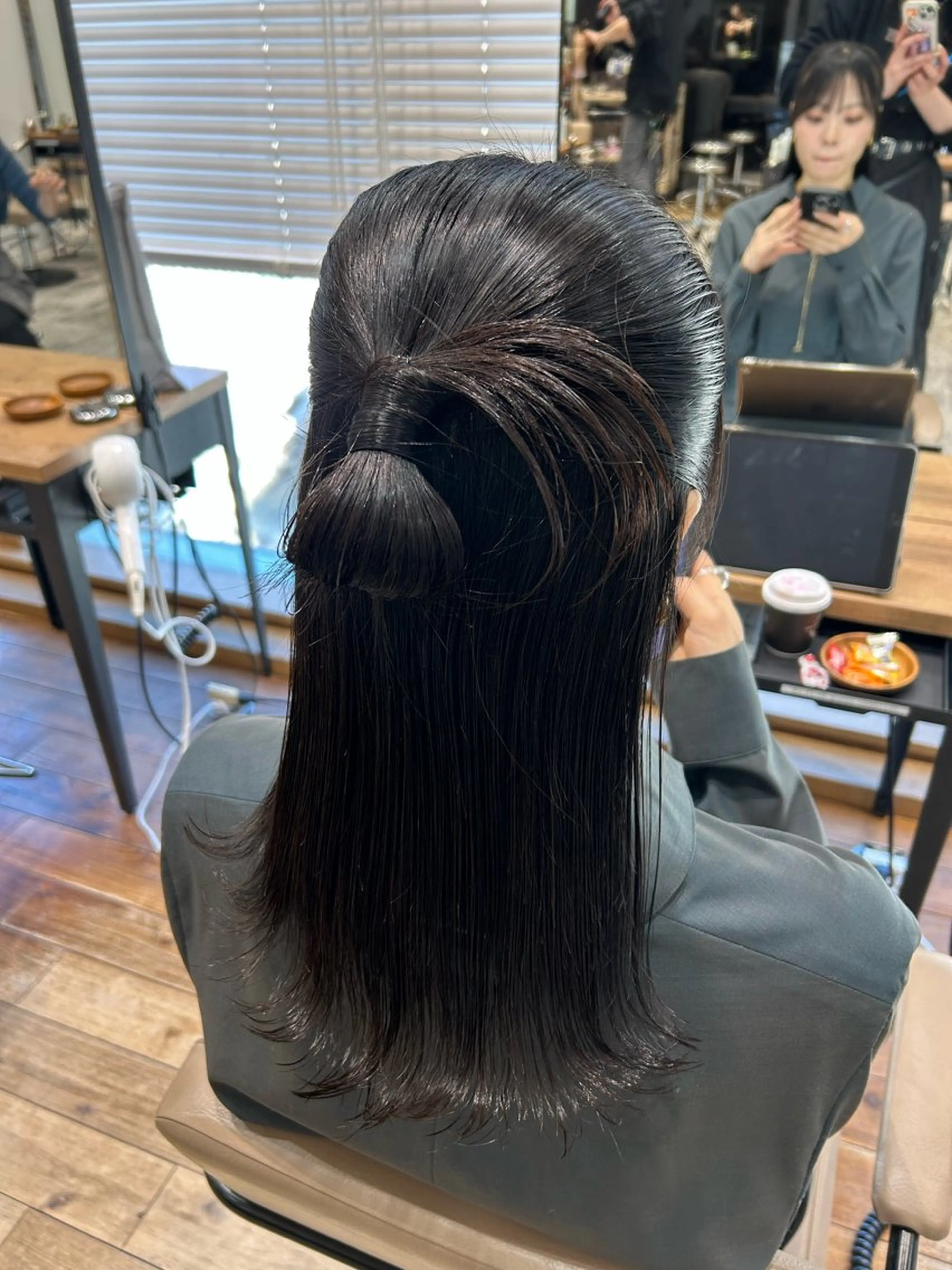 ミディアム ヘアアレンジ ハーフアップ ヘアアレンジ /カラー和田茉日琉のヘアスタイル