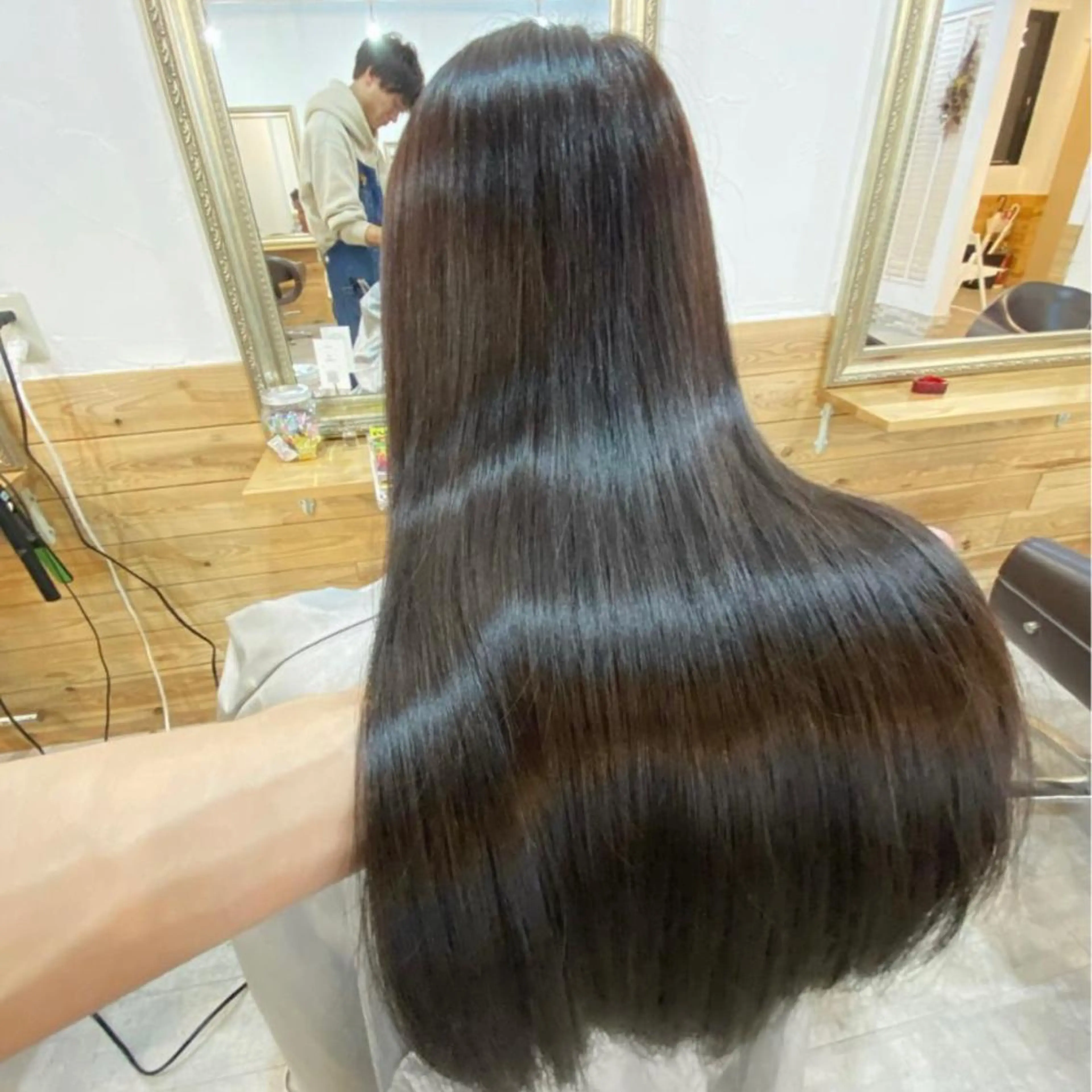 セミロング カラー パーマ ヘアアレンジ メンズ キッズ ネイル マツエク・マツパ アイブロウ メンズバレイヤージュ メンズブリーチ フェードカット メンズハイライト メンズハイトーン 髪質改善🇰🇷 レイヤーカット/梅田のヘアスタイル