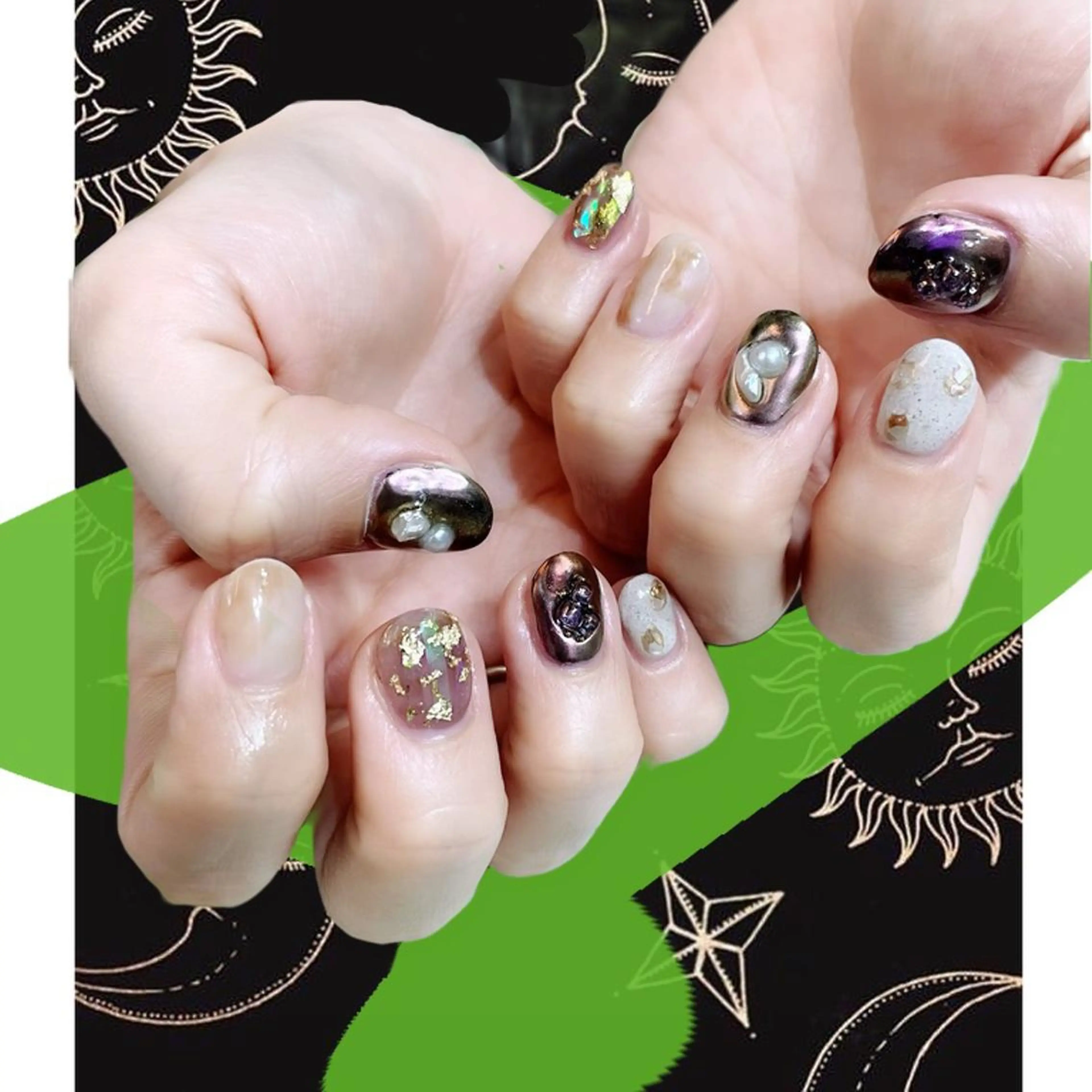 ネイル オーロラネイル 氷ネイル・うるうるネイル 韓国ネイル マグネットネイル ミラーネイル ハンドネイル VOLLMOND nailのネイルデザイン