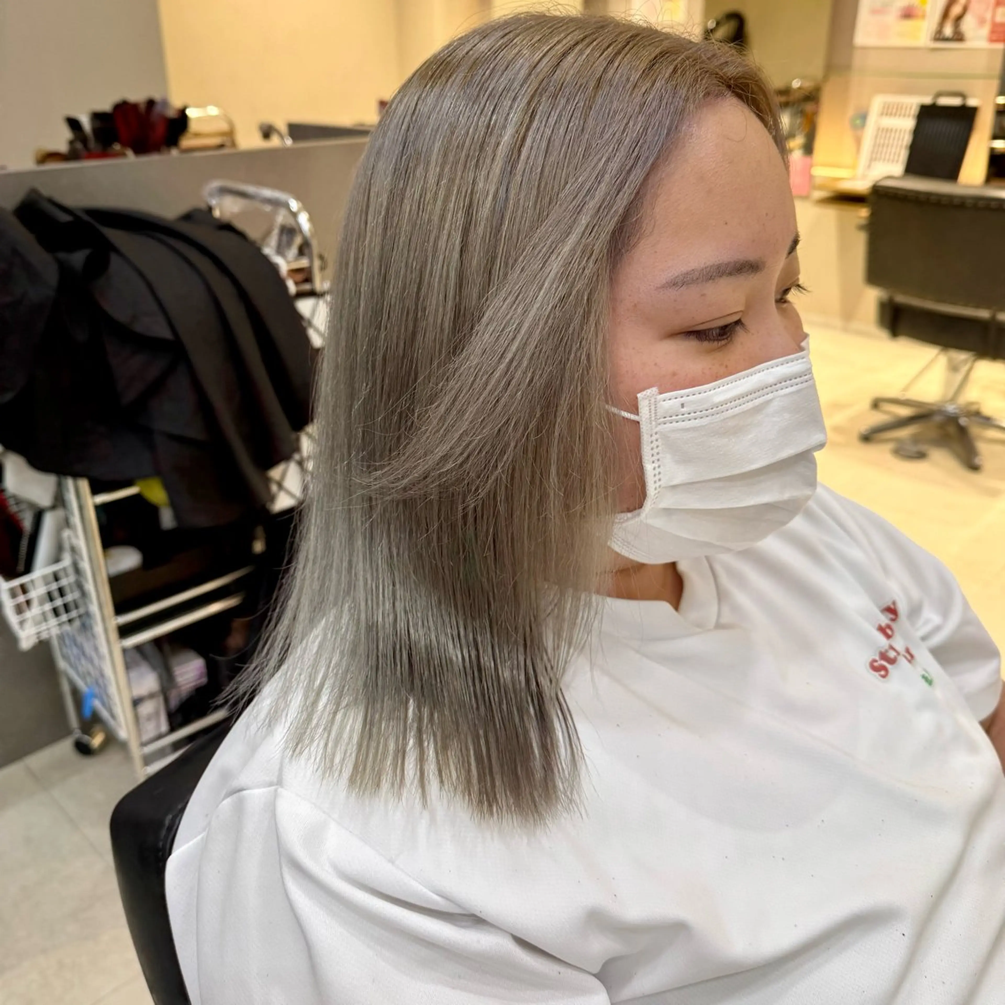 ミディアム カラー 惣木 菜穂のヘアスタイル