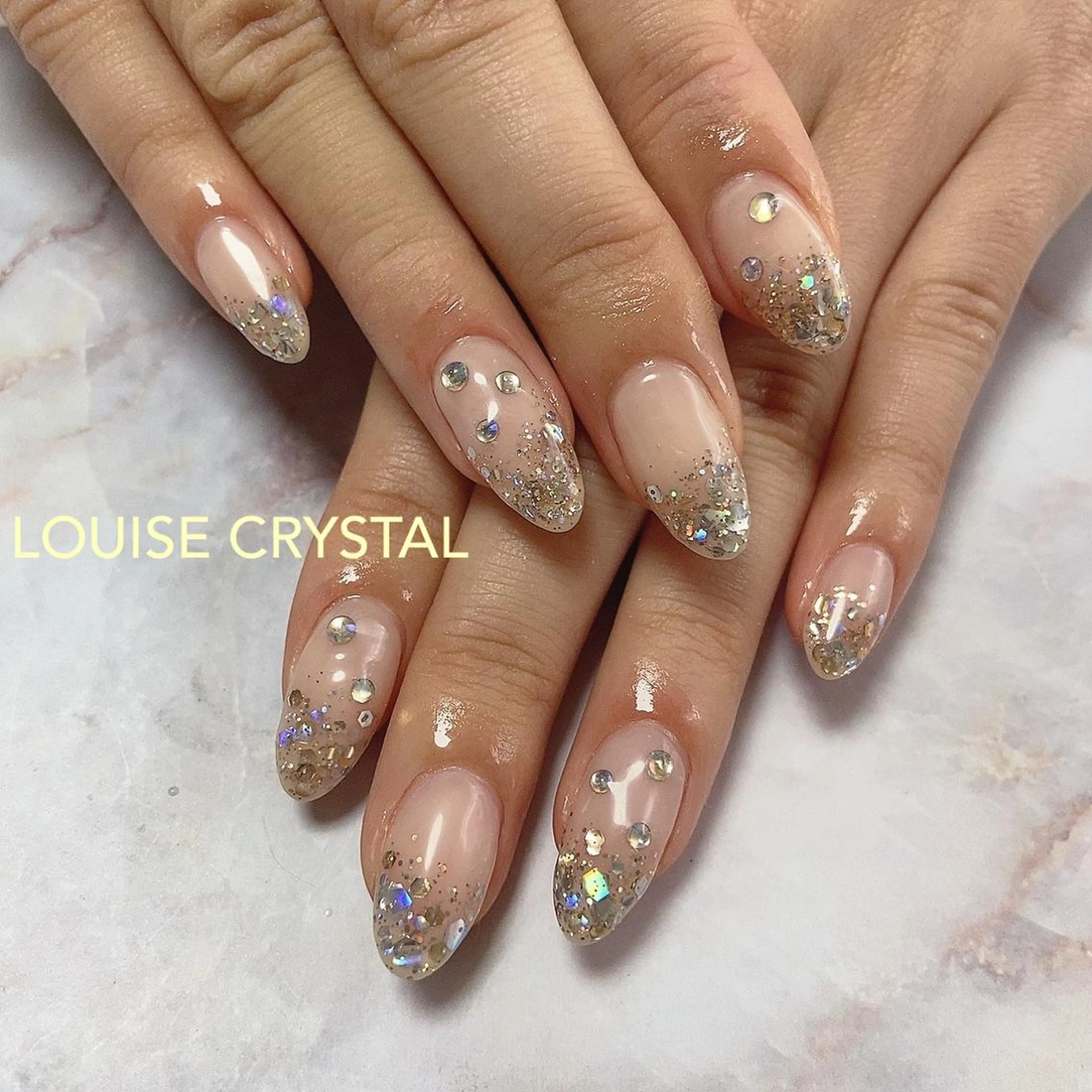 ネイル キラキラネイル ハンドネイル LOUISE CRYSTALのネイルデザイン