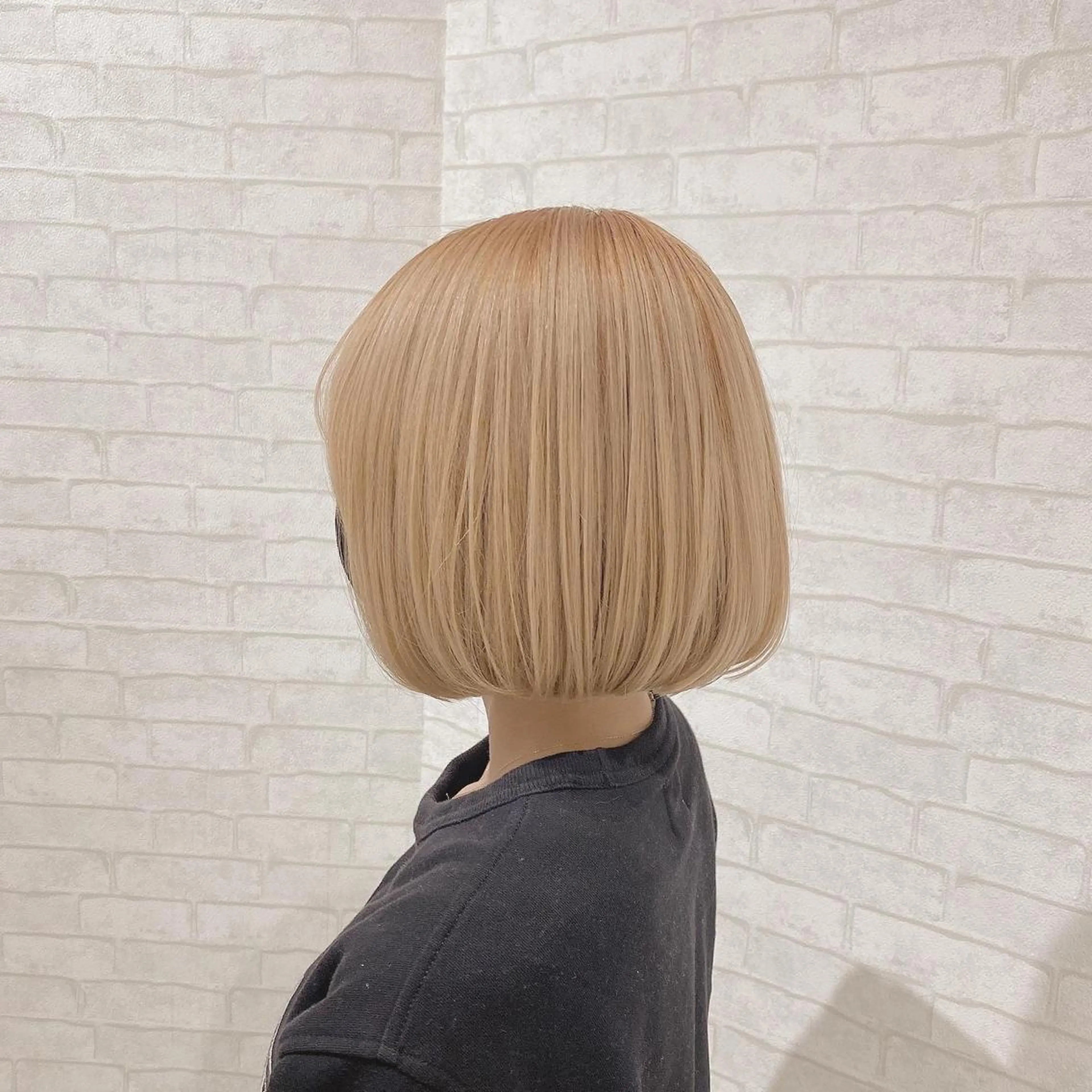 ショート カラー ヘアカラー トリートメント ベレーザ渋谷所属・🦋ハイトーン・髪質 改善🦋成嶋 朋希のヘアスタイル