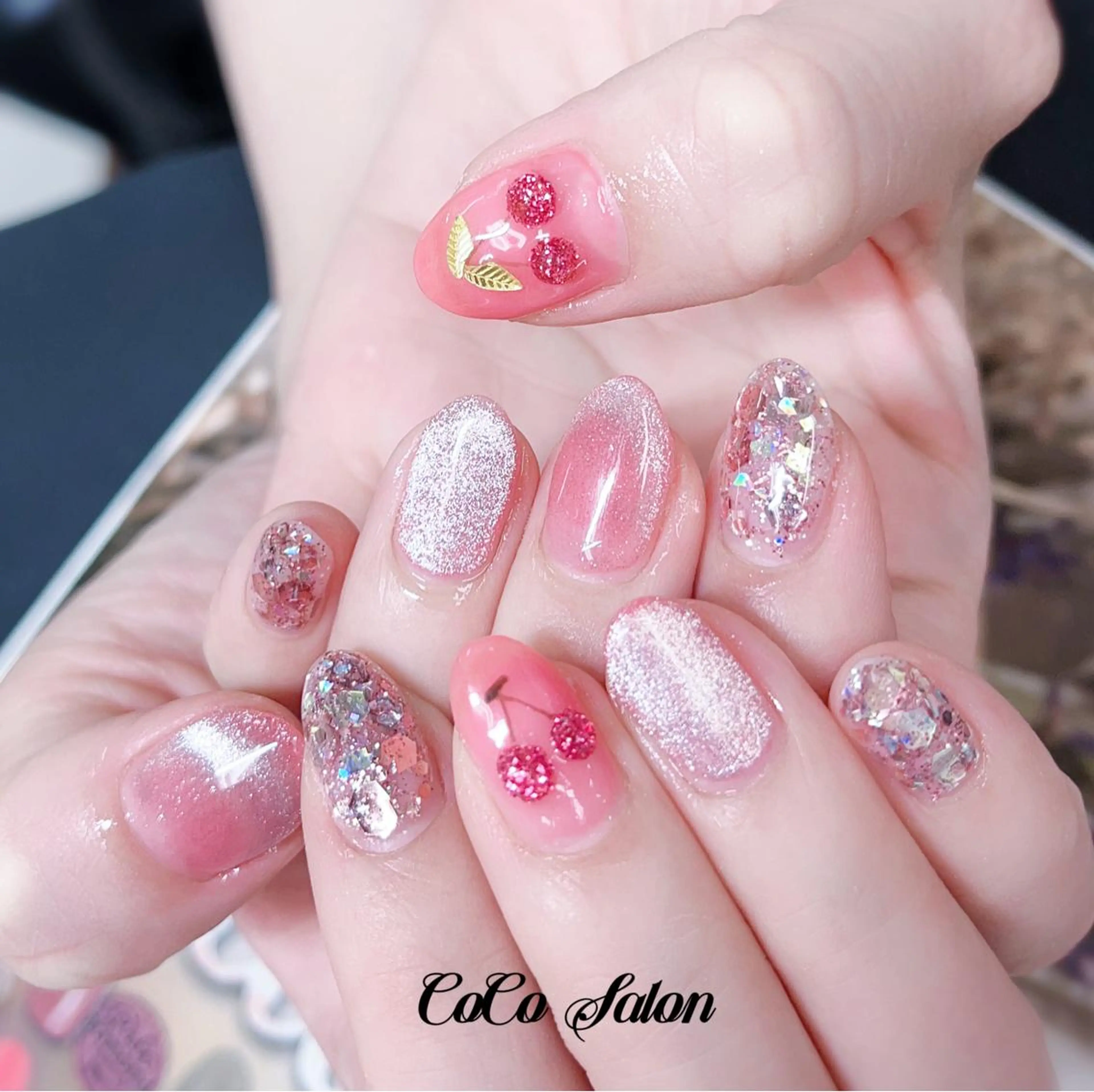 ネイル 成人式 長さ出し ジェルネイル 卒業式 ホログラムネイル ハンドネイル CoCoSalon ネイル/まつ毛予約のネイルデザイン