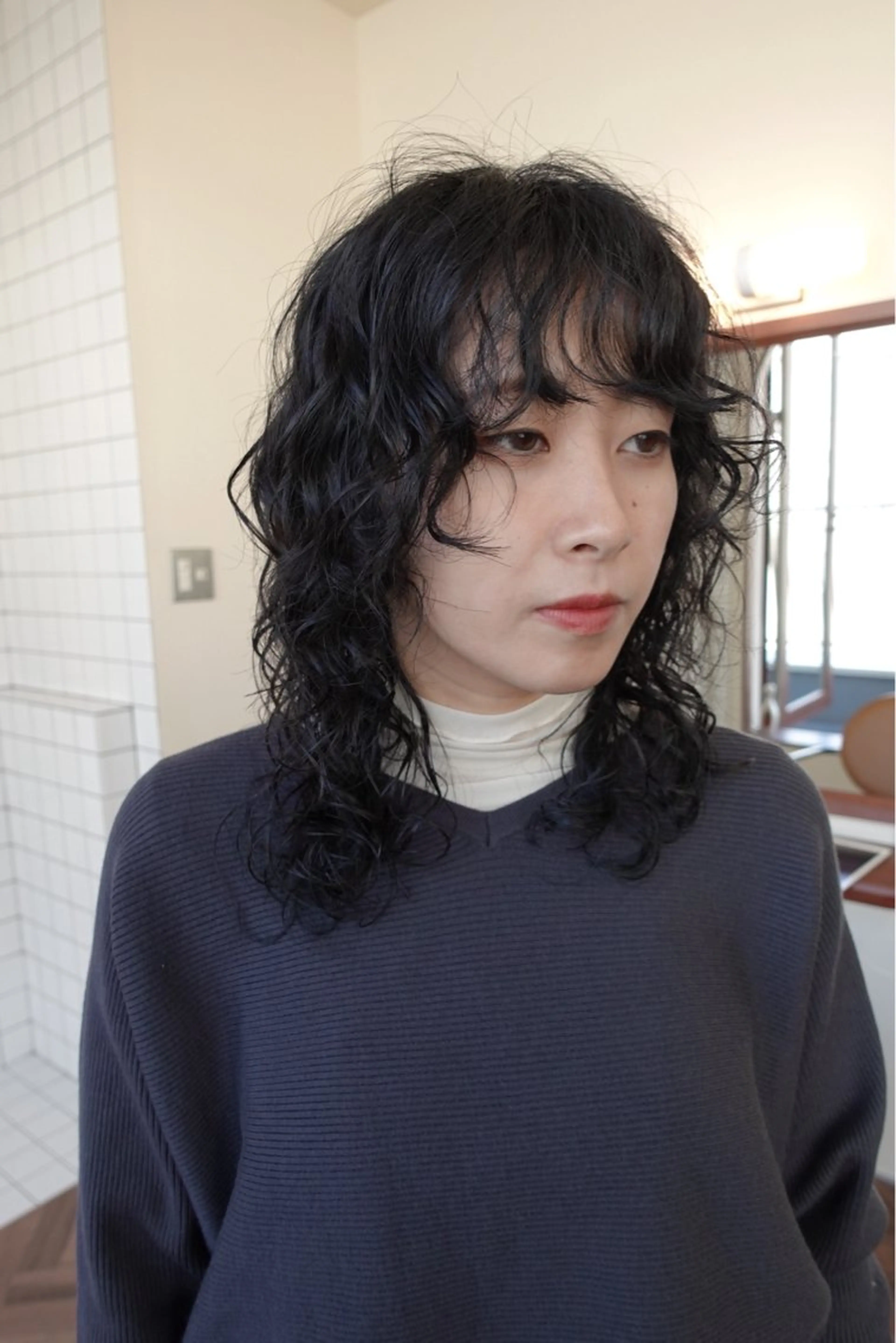 ミディアム カラー パーマ ミディアムパーマ ウルフカット カット ヘアカラー パーマ ボブパーマ/パーマ ウルフパーマのヘアスタイル