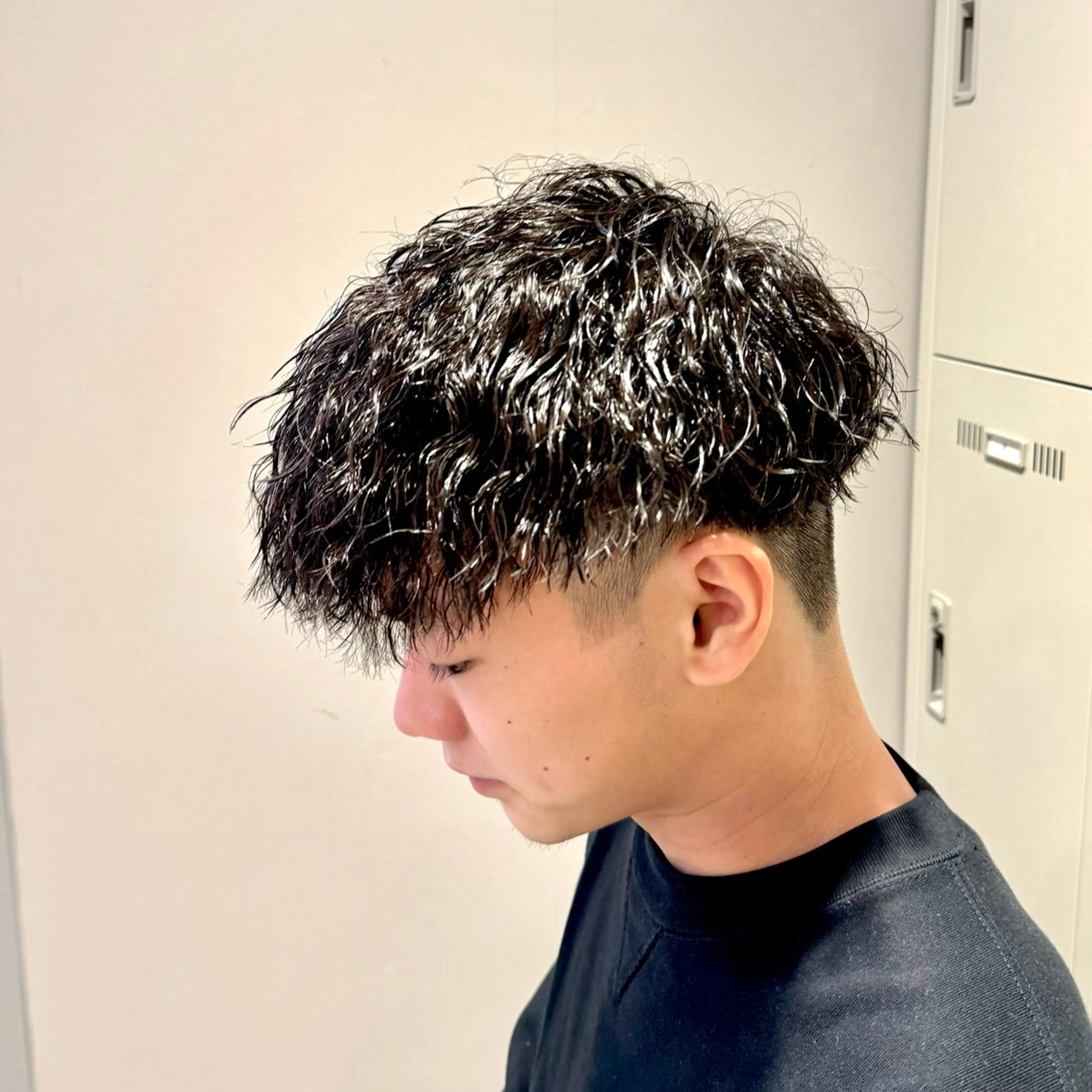 ショート パーマ ヘアアレンジ メンズ メンズパーマ 顔まわりカット の達人のヘアスタイル