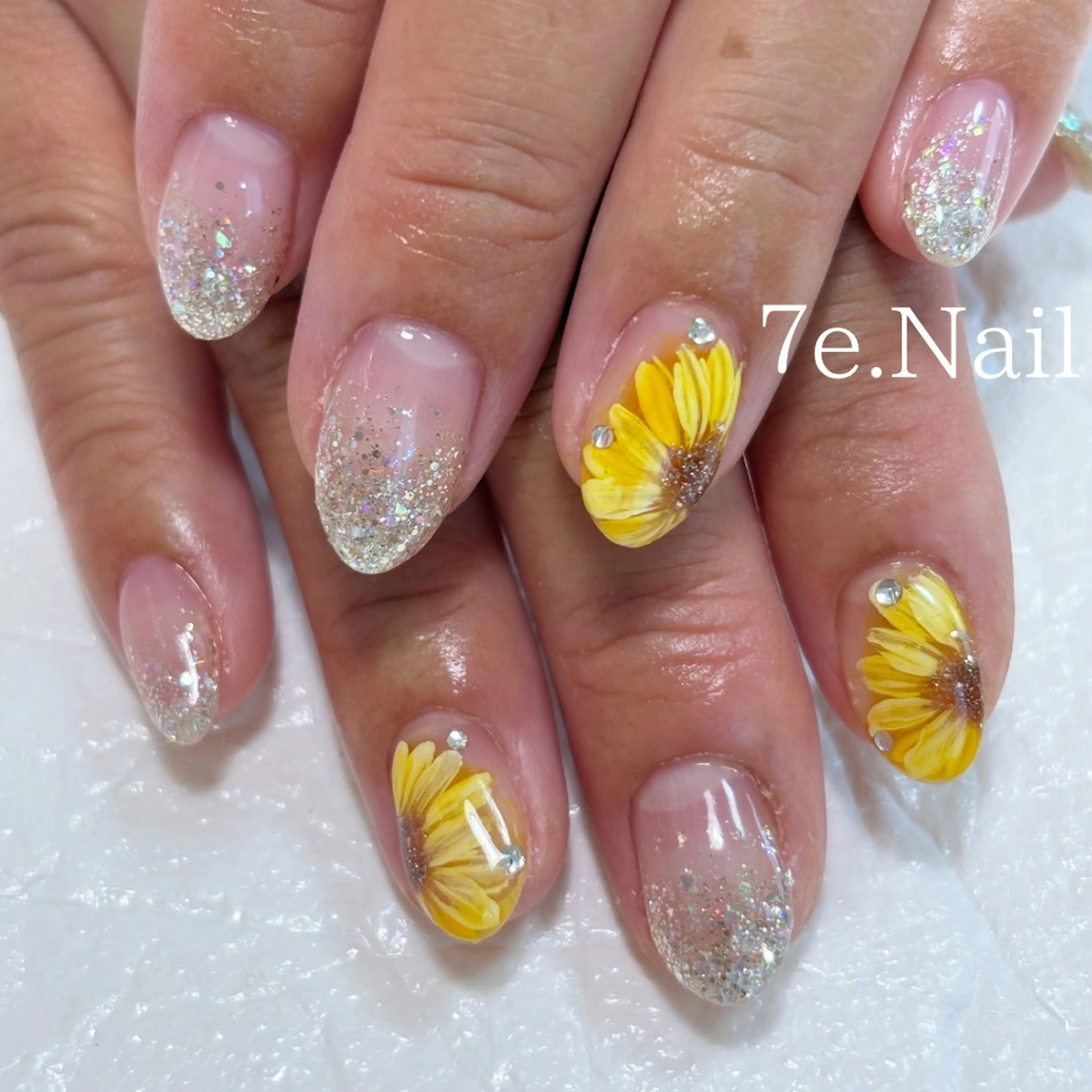 ネイル 7e. Nailのネイルデザイン