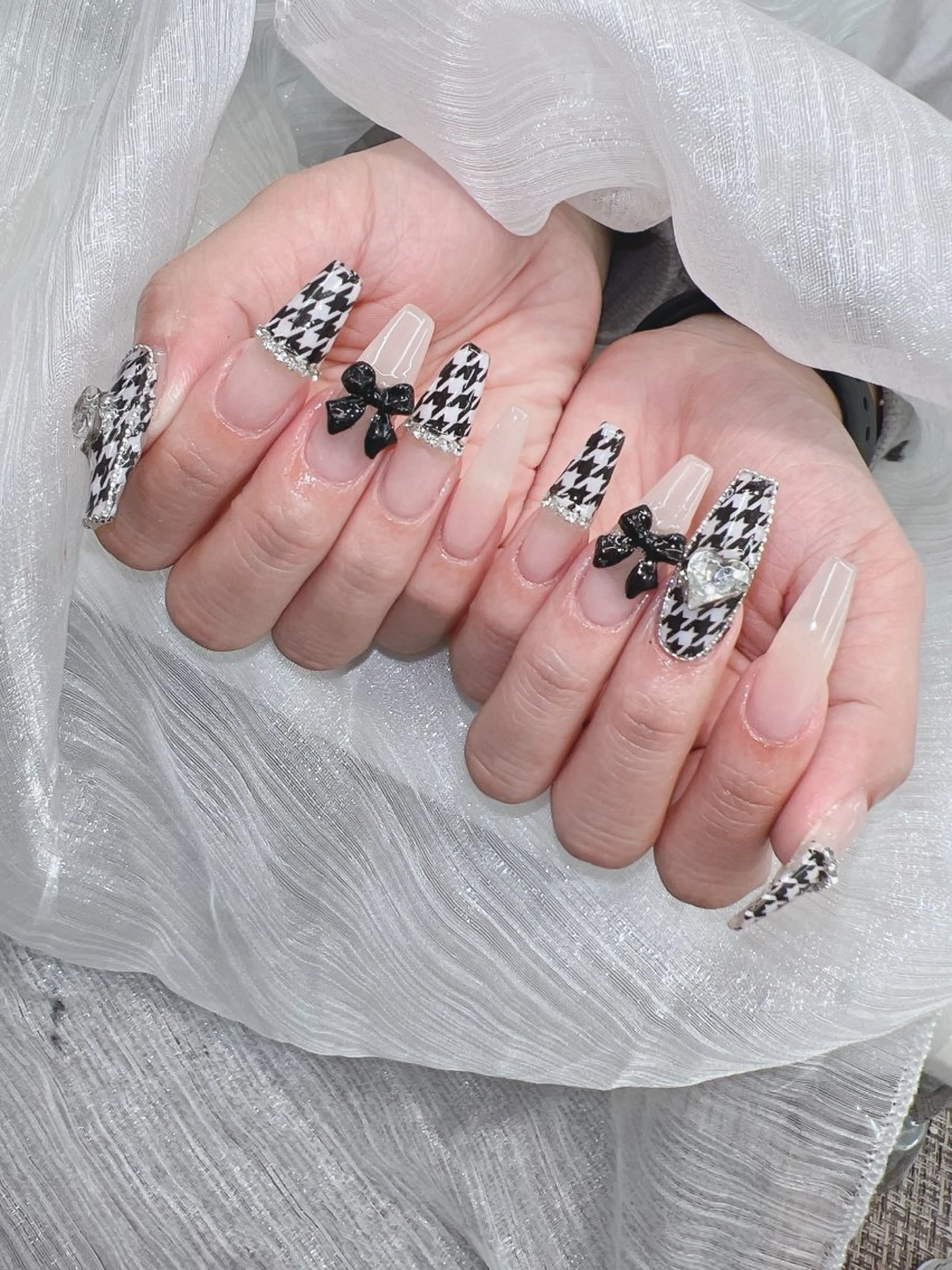 ネイル マグネットネイル ニュアンスネイル ピンク 冬ネイル Lee Nailsのネイルデザイン