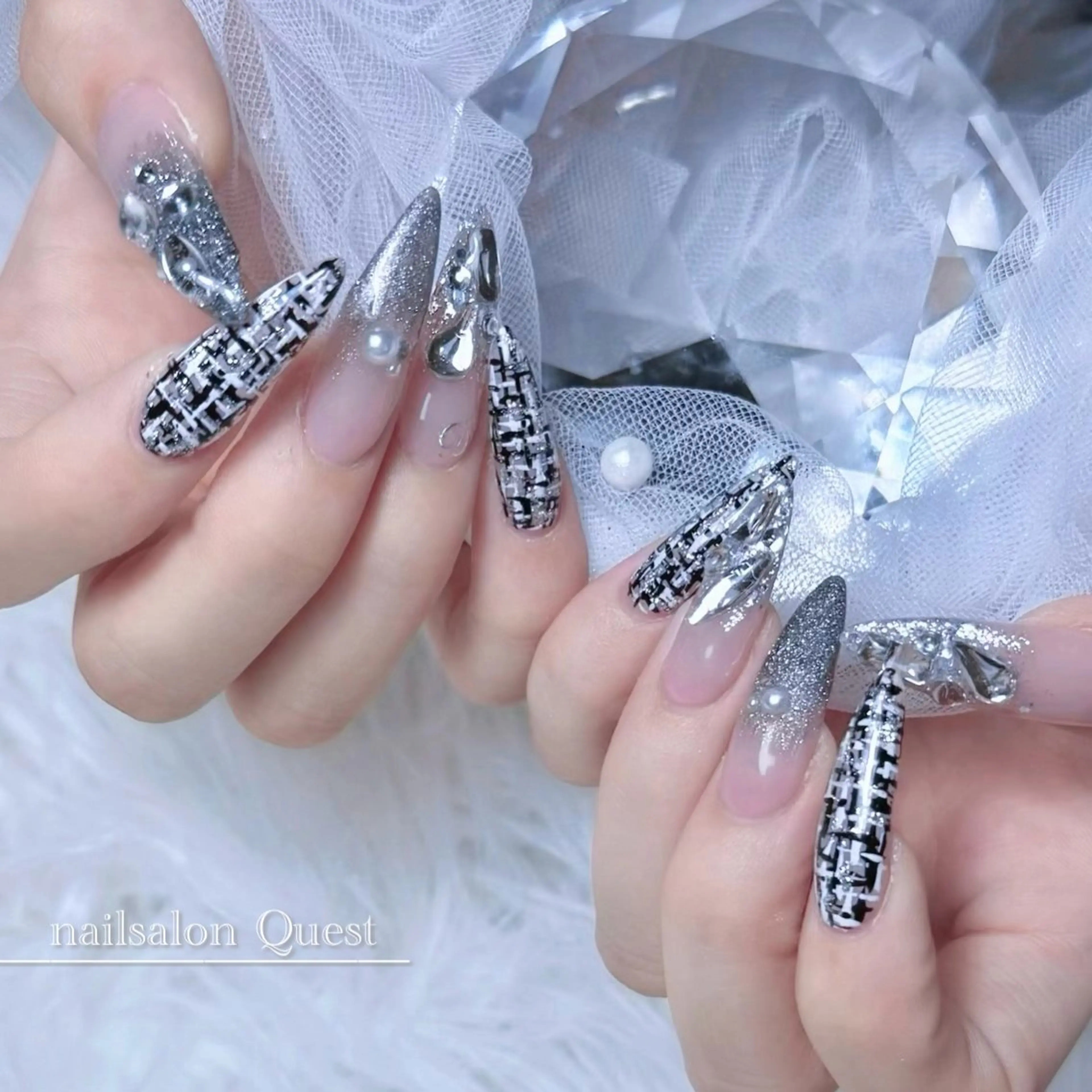 ネイル ゴージャス キラキラネイル ラメ(グリッター) ロングネイル ツイードネイル ハンドネイル nailsalon Questのネイルデザイン