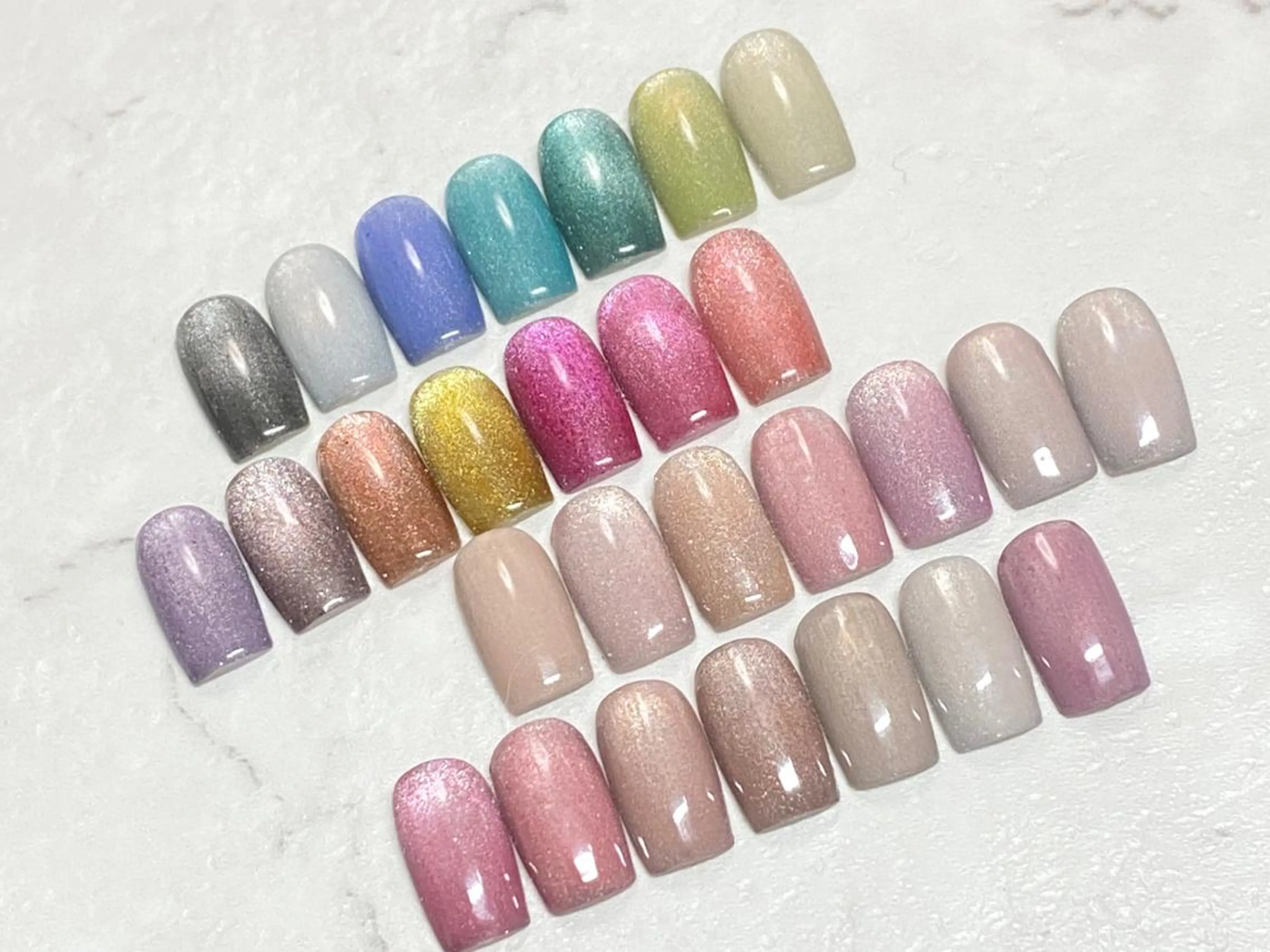 ネイル マグネットネイル プライベートサロン Rのネイルデザイン