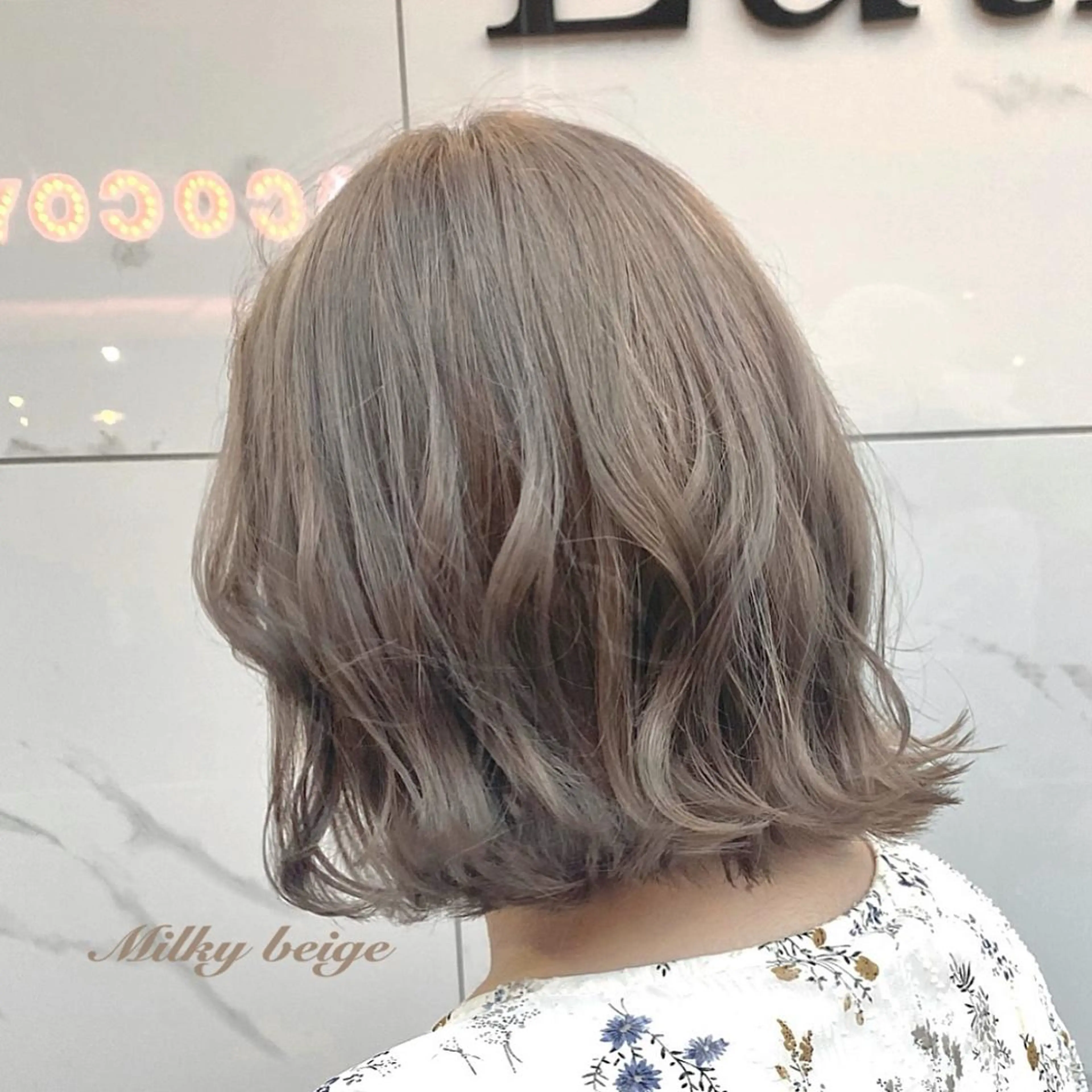 ミディアム カラー ヘアアレンジ ベージュカラー 透明感カラー ダブルカラー ミルクティーベージュ youres hair東新宿店所属・新宿⌇韓国風ヘア ⌇透明感カラーのヘアスタイル