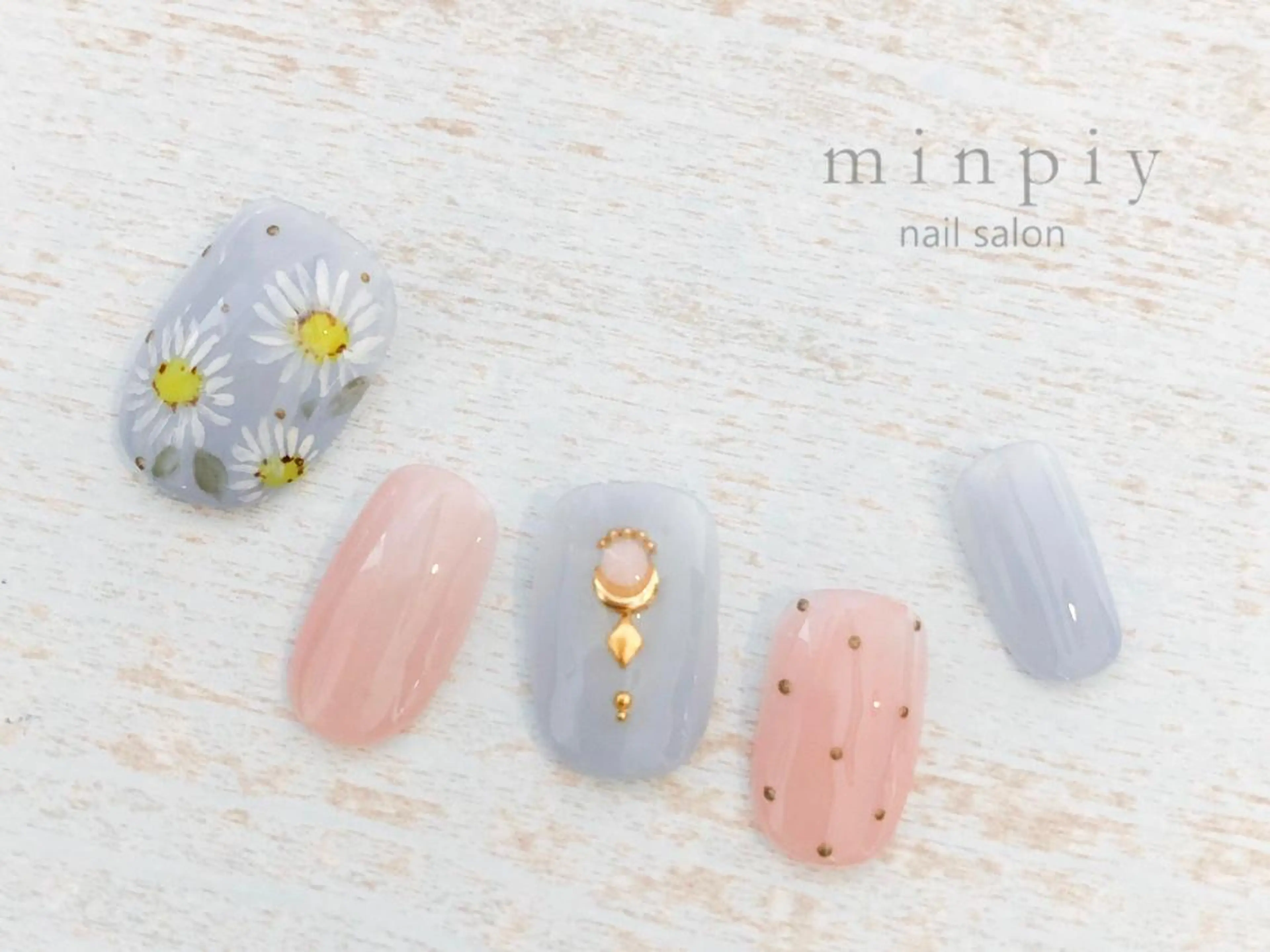 ネイル 𖡼 yumenoのネイルデザイン