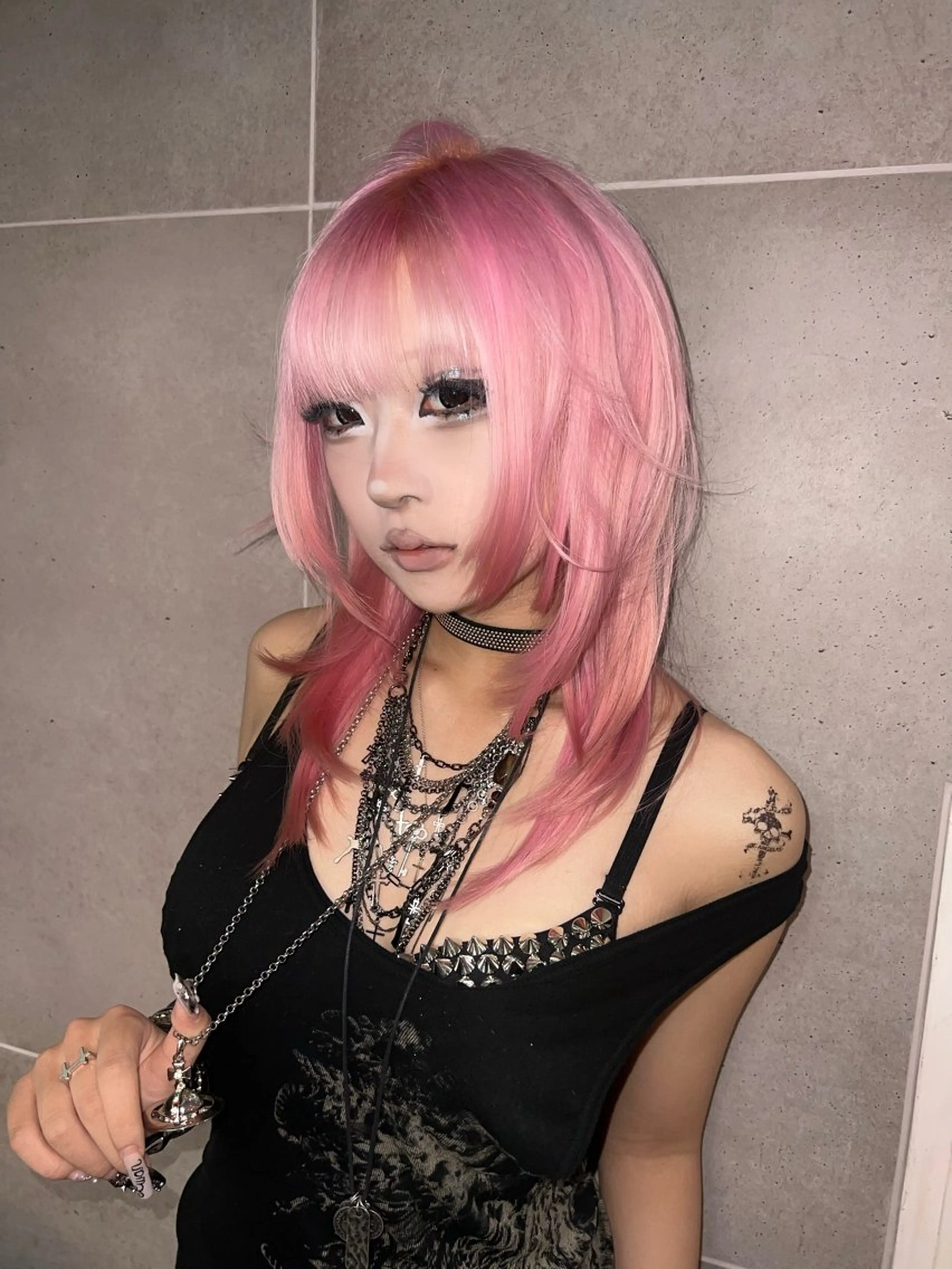 セミロング カット AIRA/ブリーチ ‪/透明感カラーのヘアスタイル