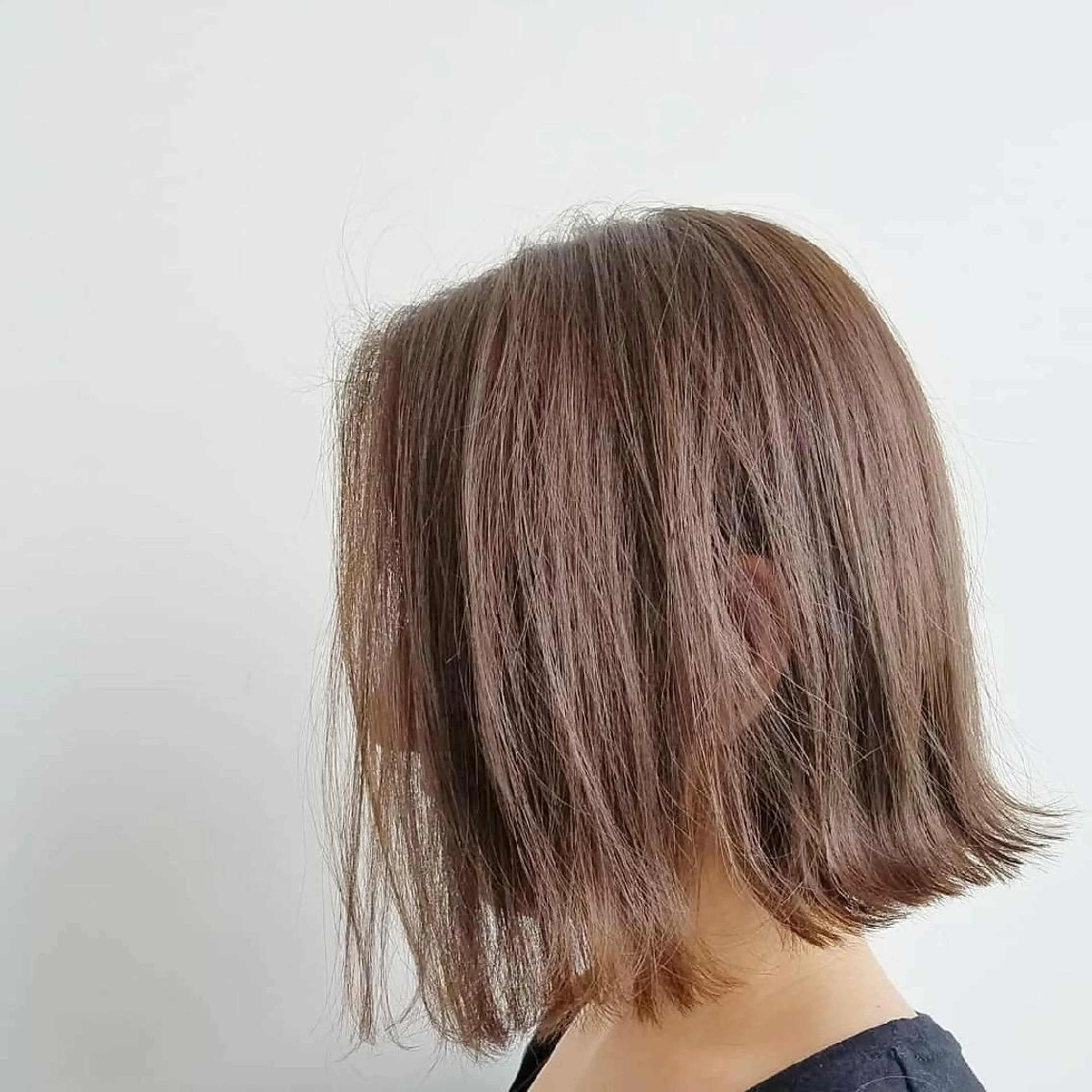 ミディアム カラー ベージュカラー iplus✴ まつげ、眉毛、耳つぼのマツエク・マツパデザイン