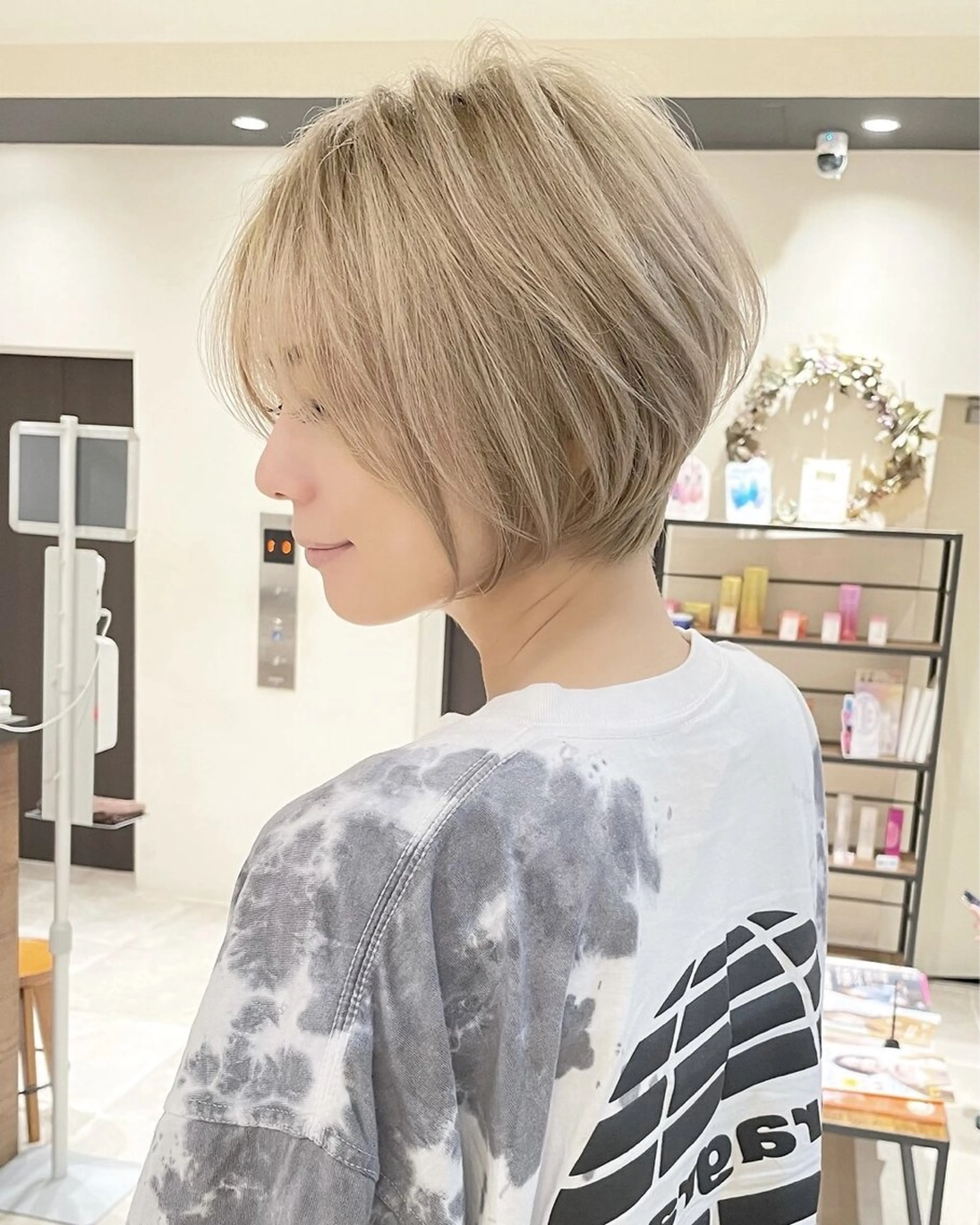 ショート カラー カット ヘアカラー 🫧安野祥華 銀座大人ショート🫧のヘアスタイル