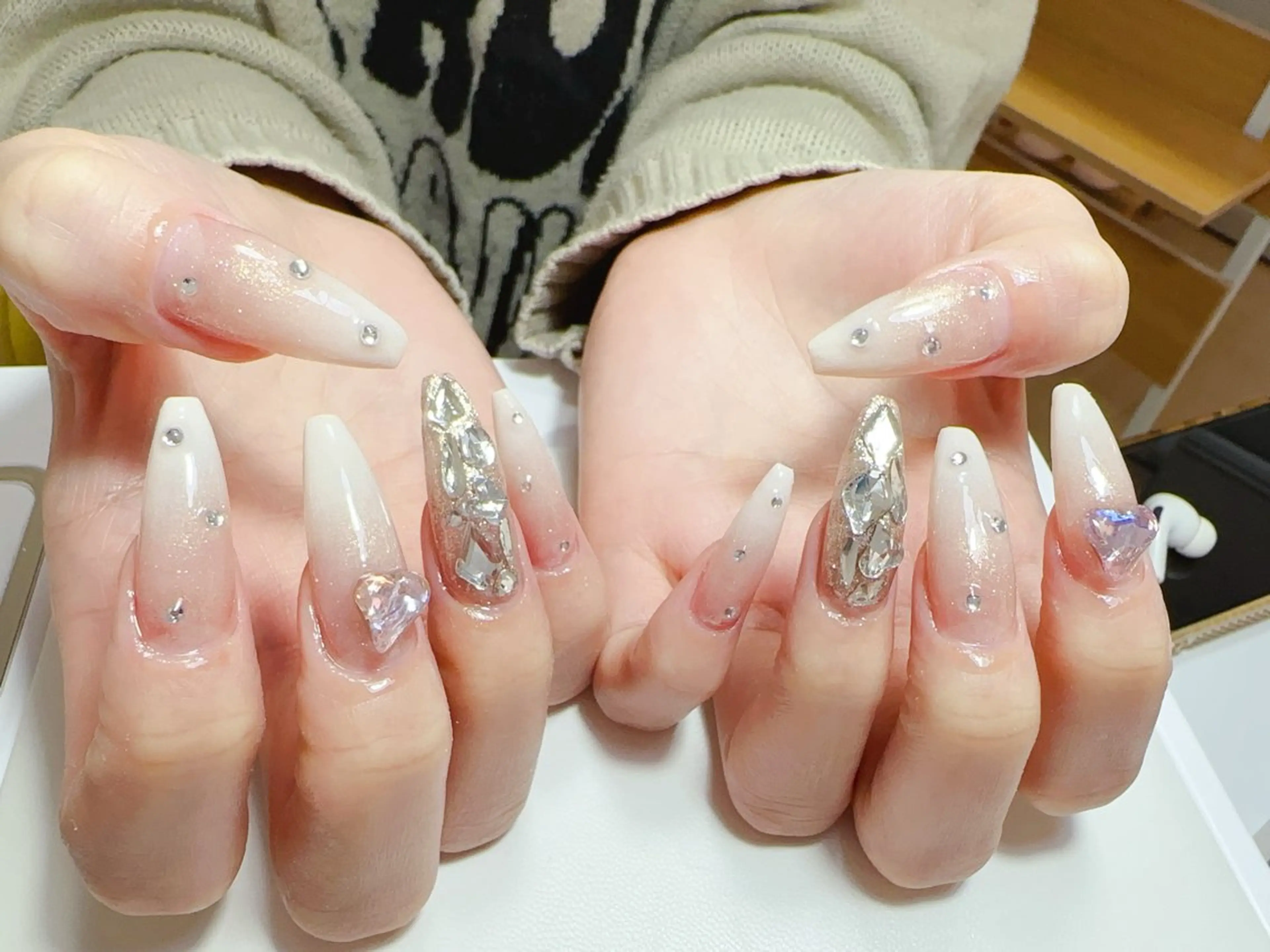ネイル ハンドネイル NAIL CIRCLESのネイルデザイン