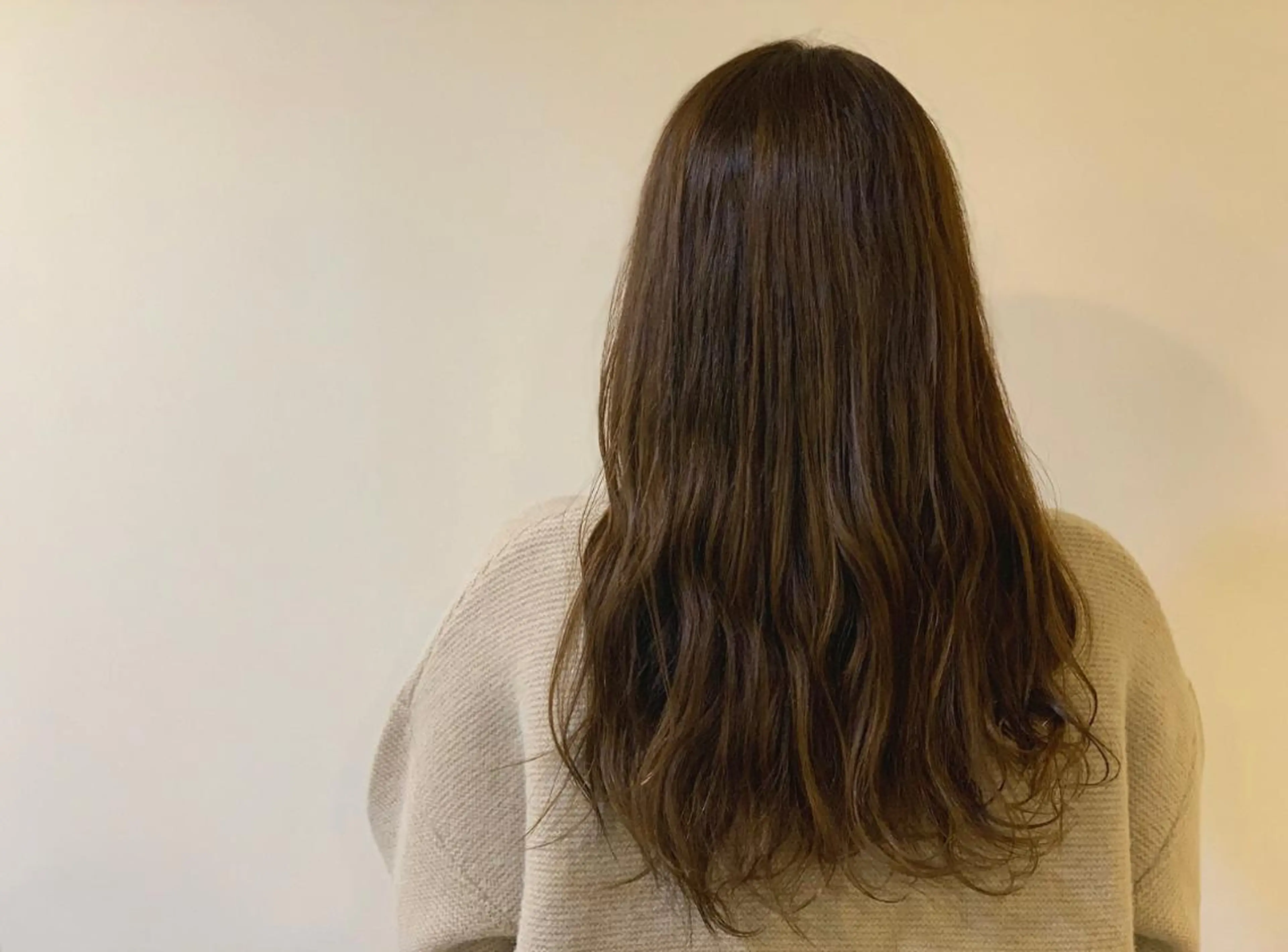 ロング カラー アッシュ ベージュカラー 髪質改善 トリートメント 悠 亜のマツエク・マツパデザイン