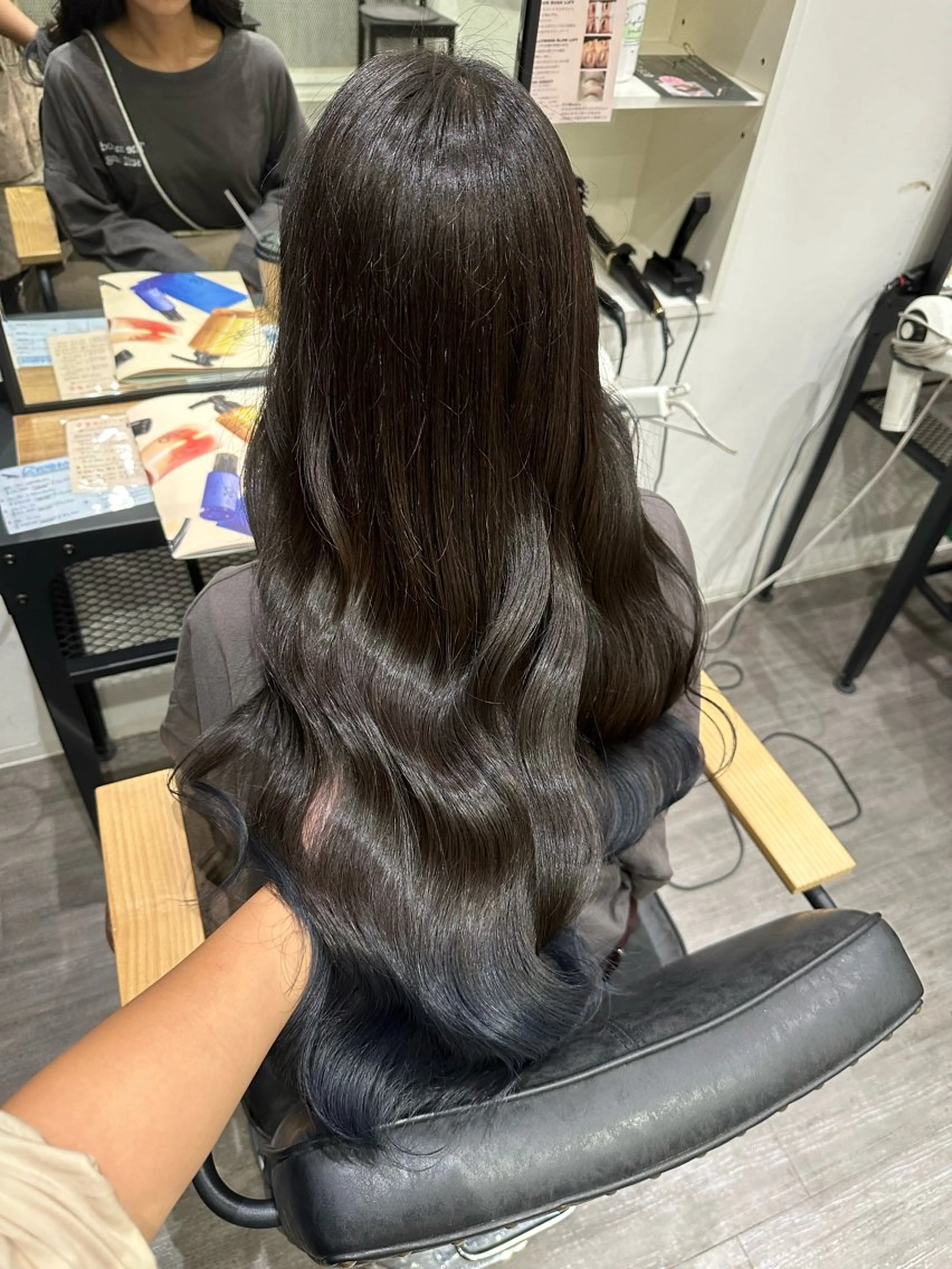 ロング カラー ブルーカラー 艶髪レイヤー上田 紗也🇰🇷💗のヘアスタイル