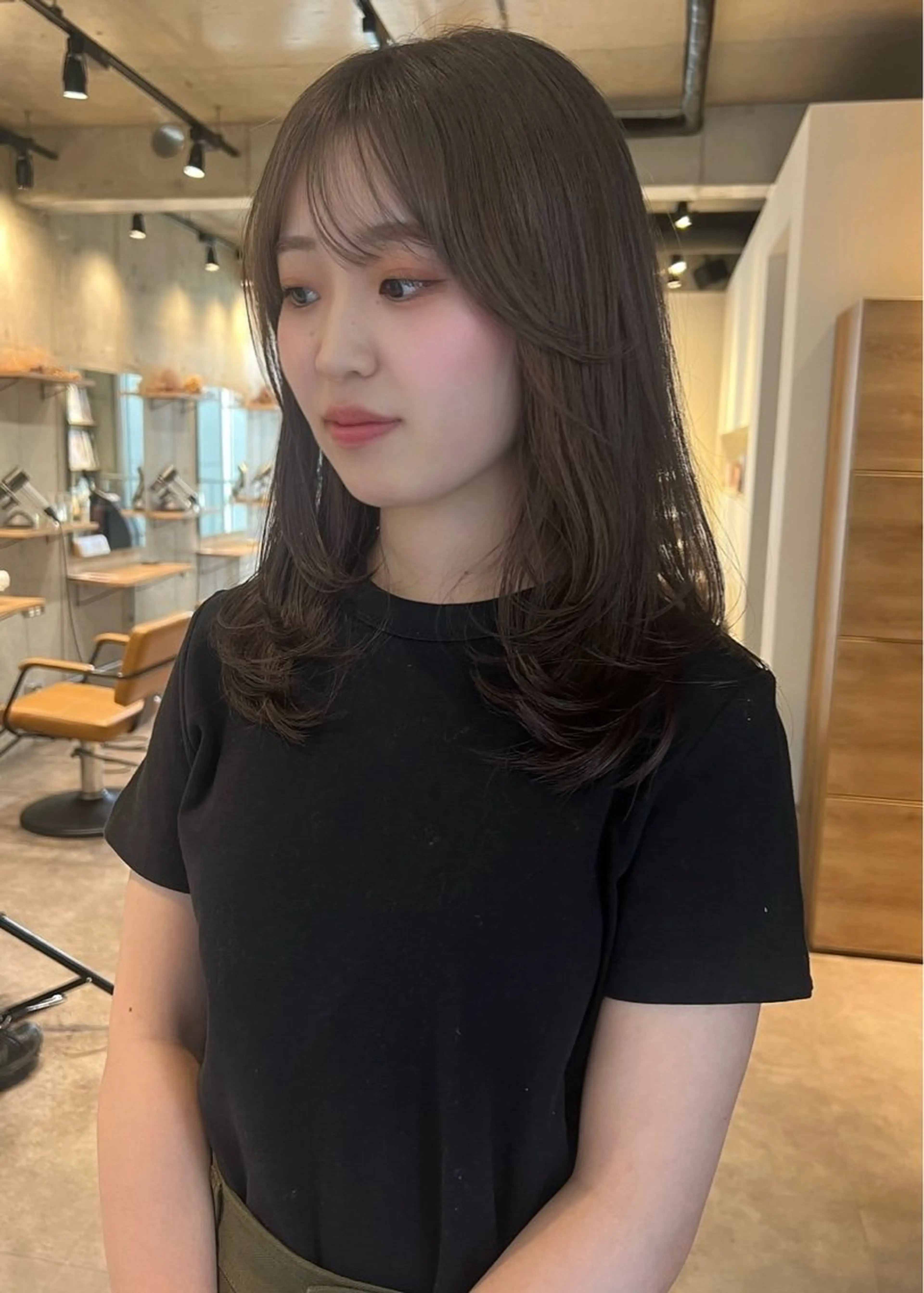 ミディアム レイヤーカット davin中目黒 KATOのヘアスタイル