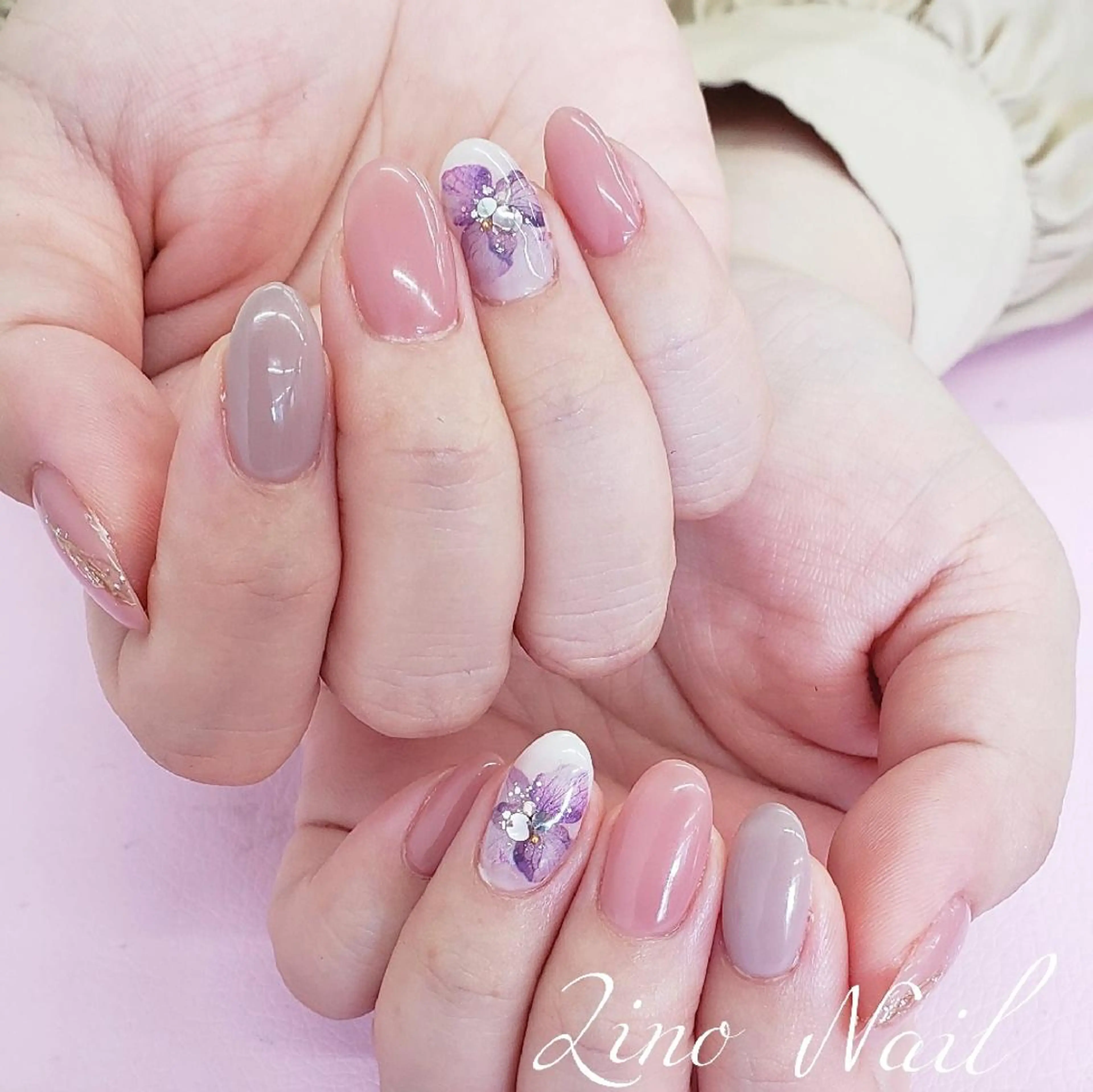 ネイル カジュアル フラワーネイル ジェルネイル ミラーネイル ニュアンスネイル ハンドネイル Lino Nailのネイルデザイン