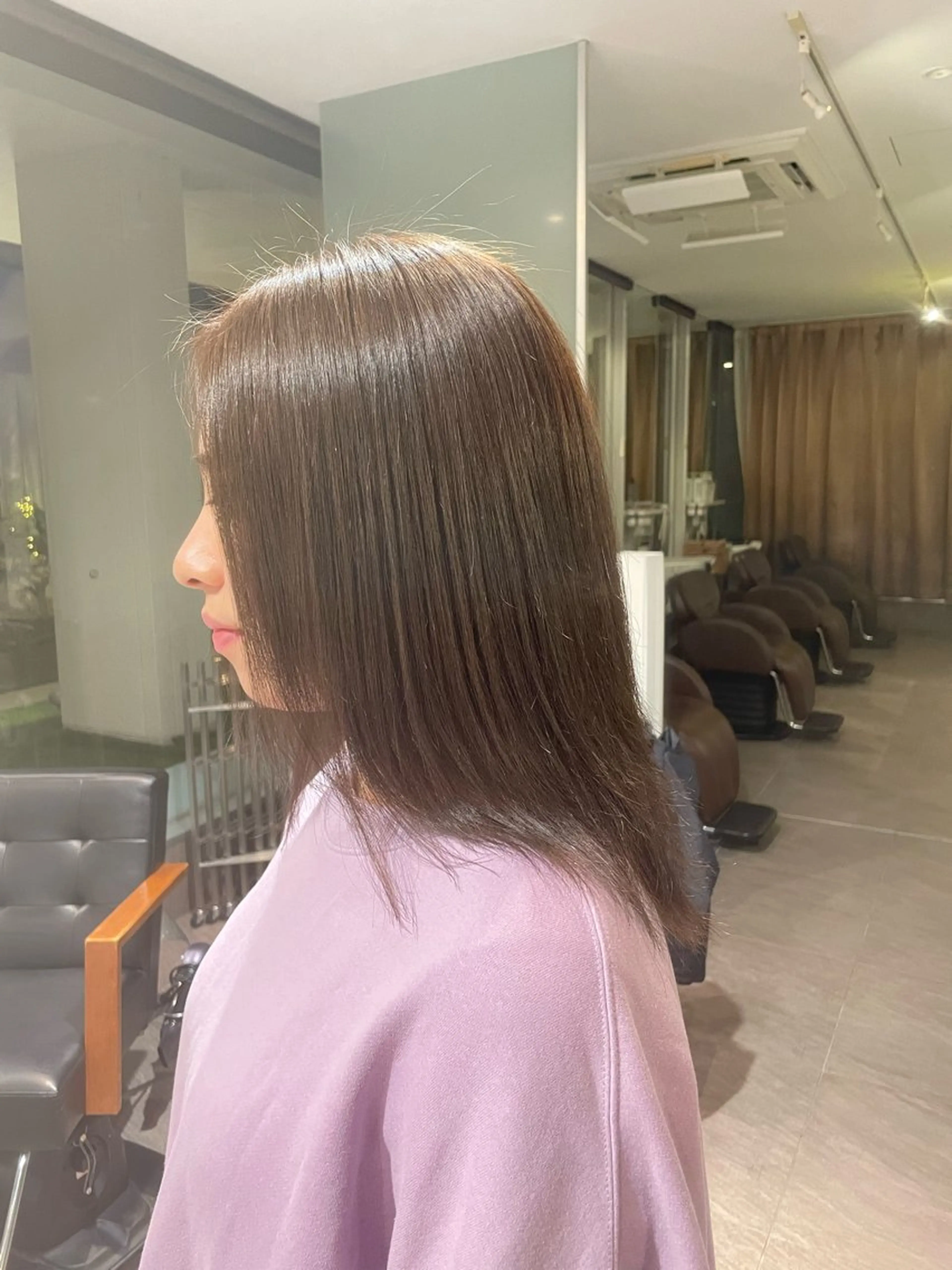 ミディアム カラー ヘアカラー トリートメント AIN.ANLY.所属・顔まわりカット/レイ ヤーカット/小池 祐のヘアスタイル