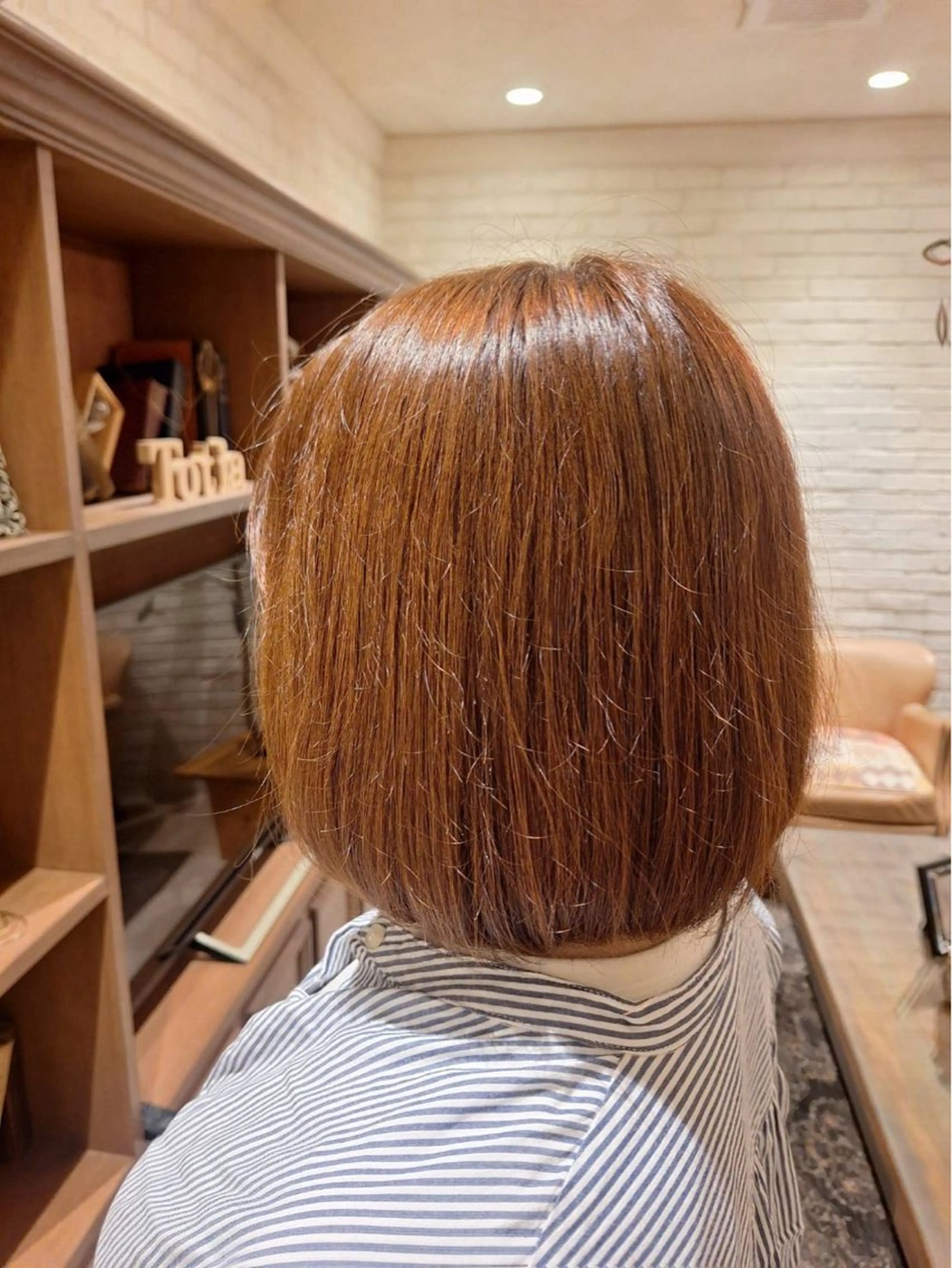 ミディアム カラー 森 泉琴のヘアスタイル