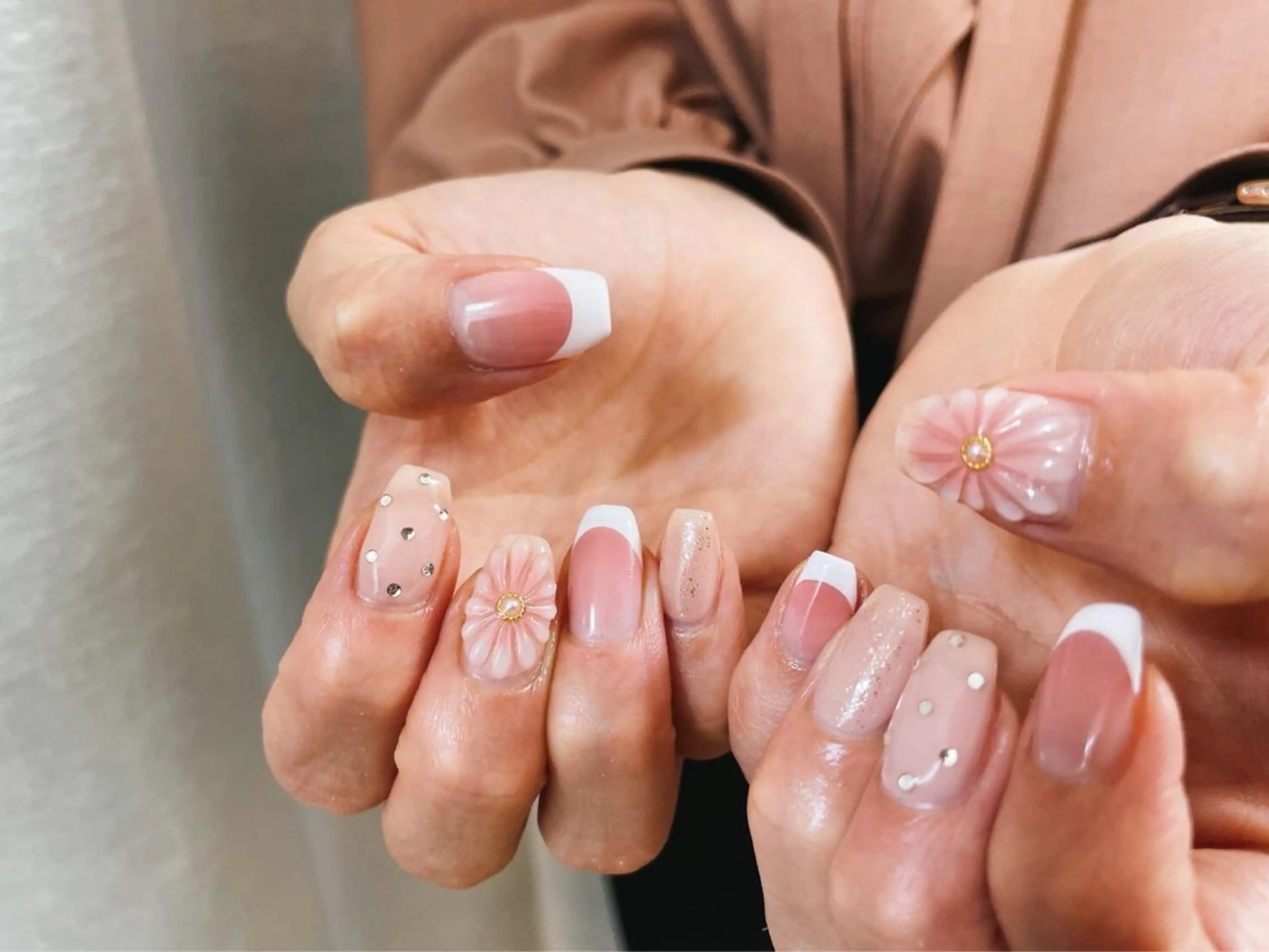 ネイル 桜ネイル フレンチネイル ジェルネイル ガラスフレンチ 韓国ネイル ハンドネイル kiki nail 二子玉川のネイルデザイン