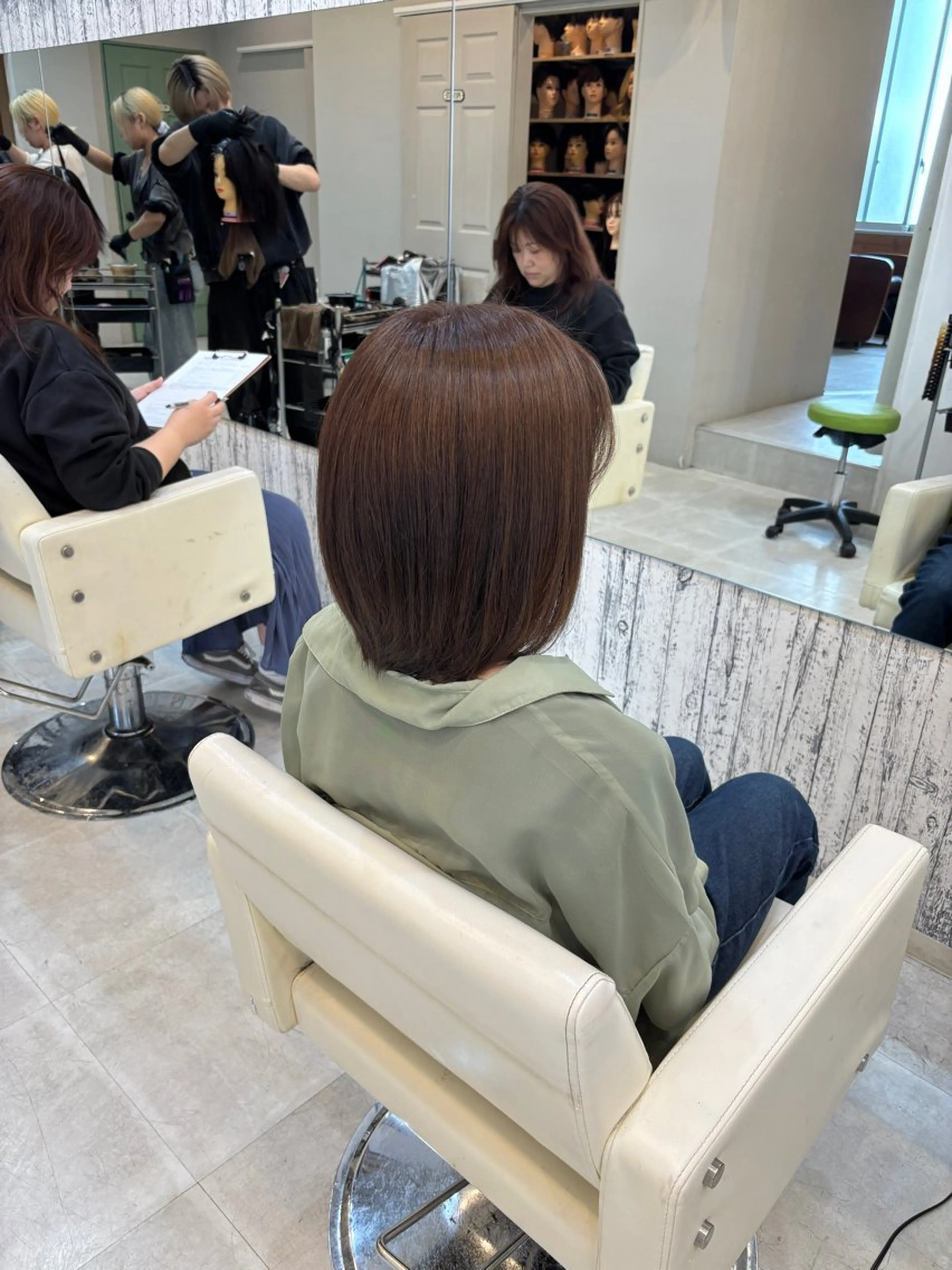 リタッチカラー＋プレミアムトリートメントの写真