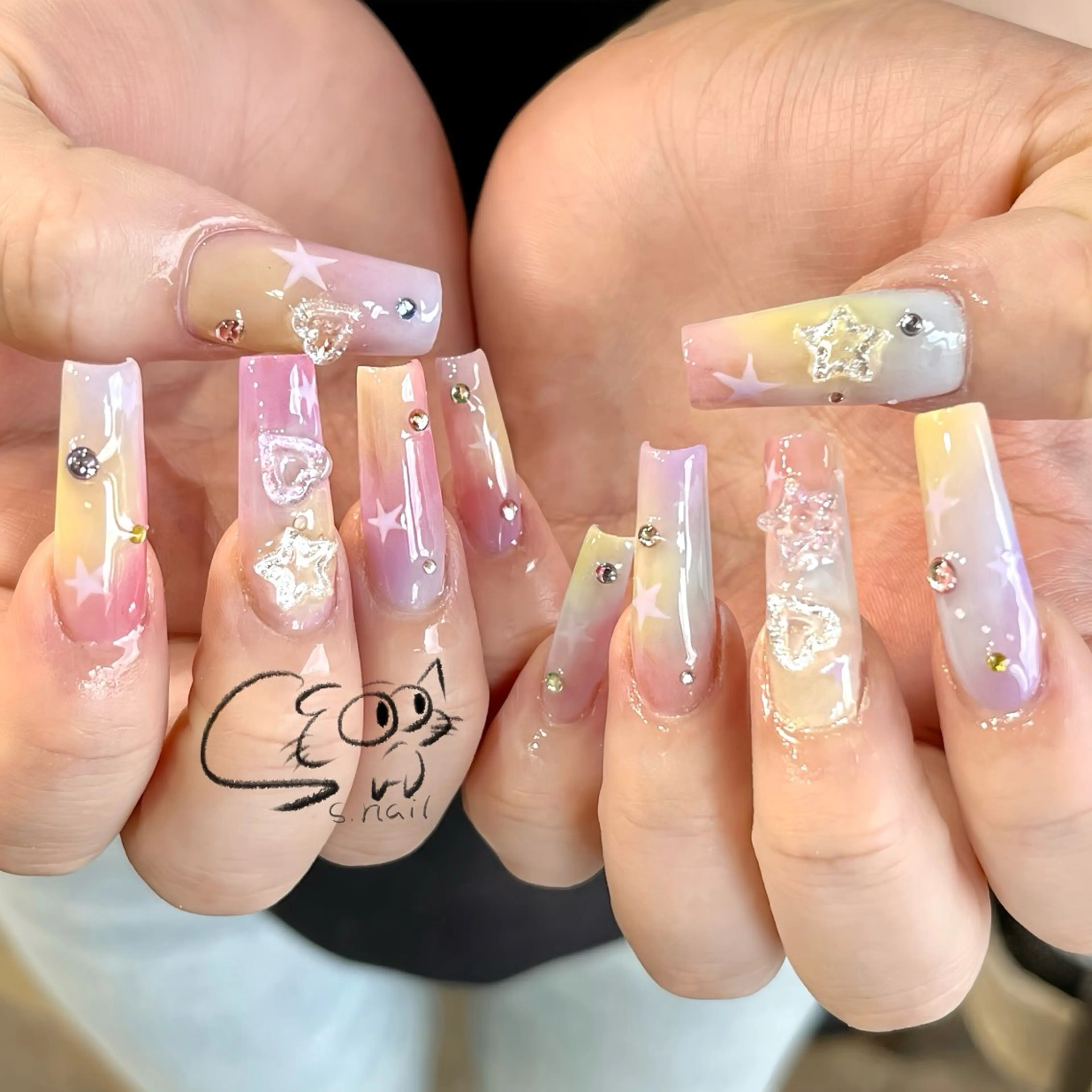 ネイル チークネイル フレンチネイル グラデーション マグネットネイル ワンカラーネイル ハンドネイル S.nail所属・S.nail _のネイルデザイン