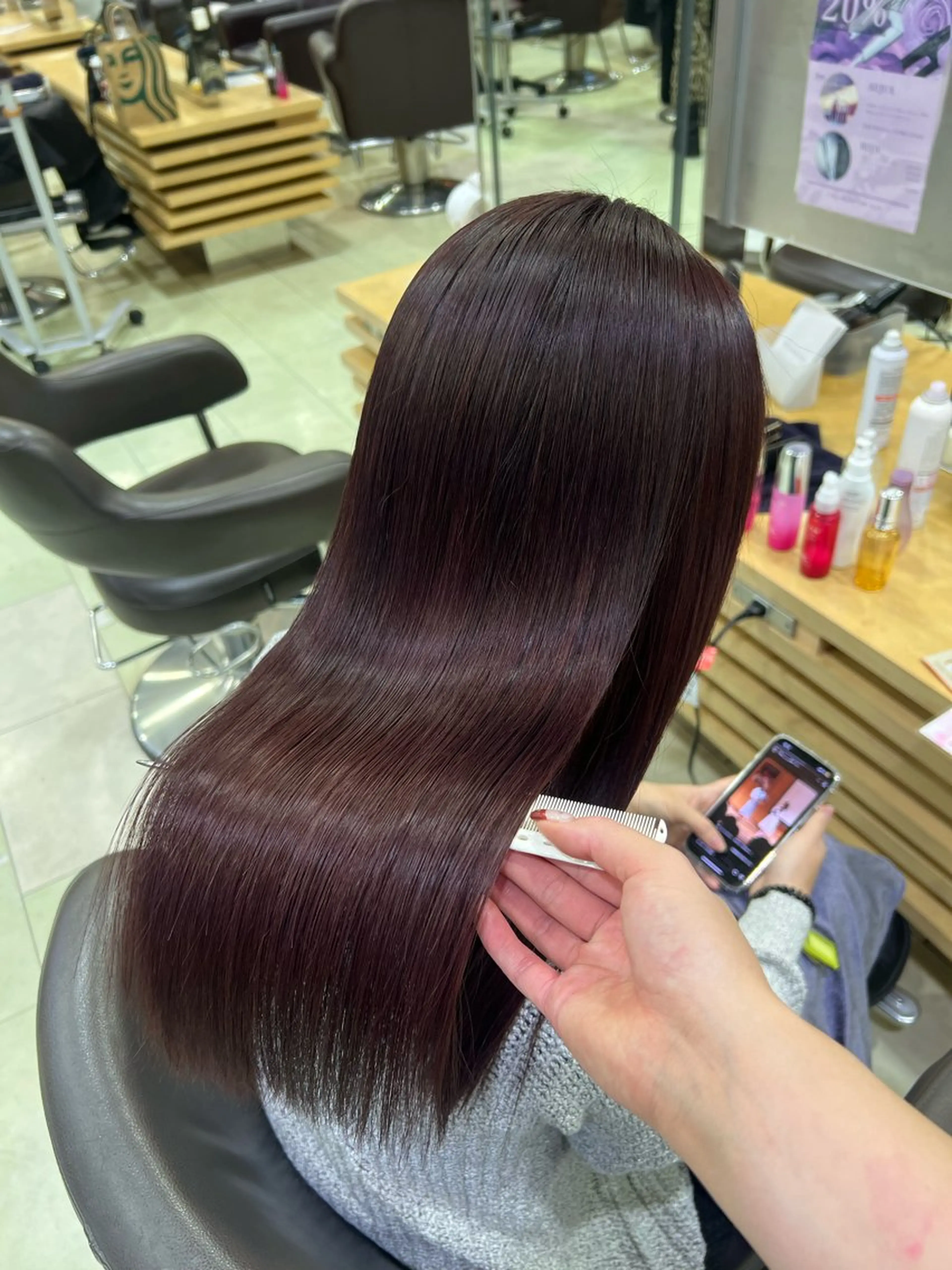 ミディアム 暖色ｶﾗｰ/ﾚｲﾔｰ ｶｯﾄ/Yunaのヘアスタイル