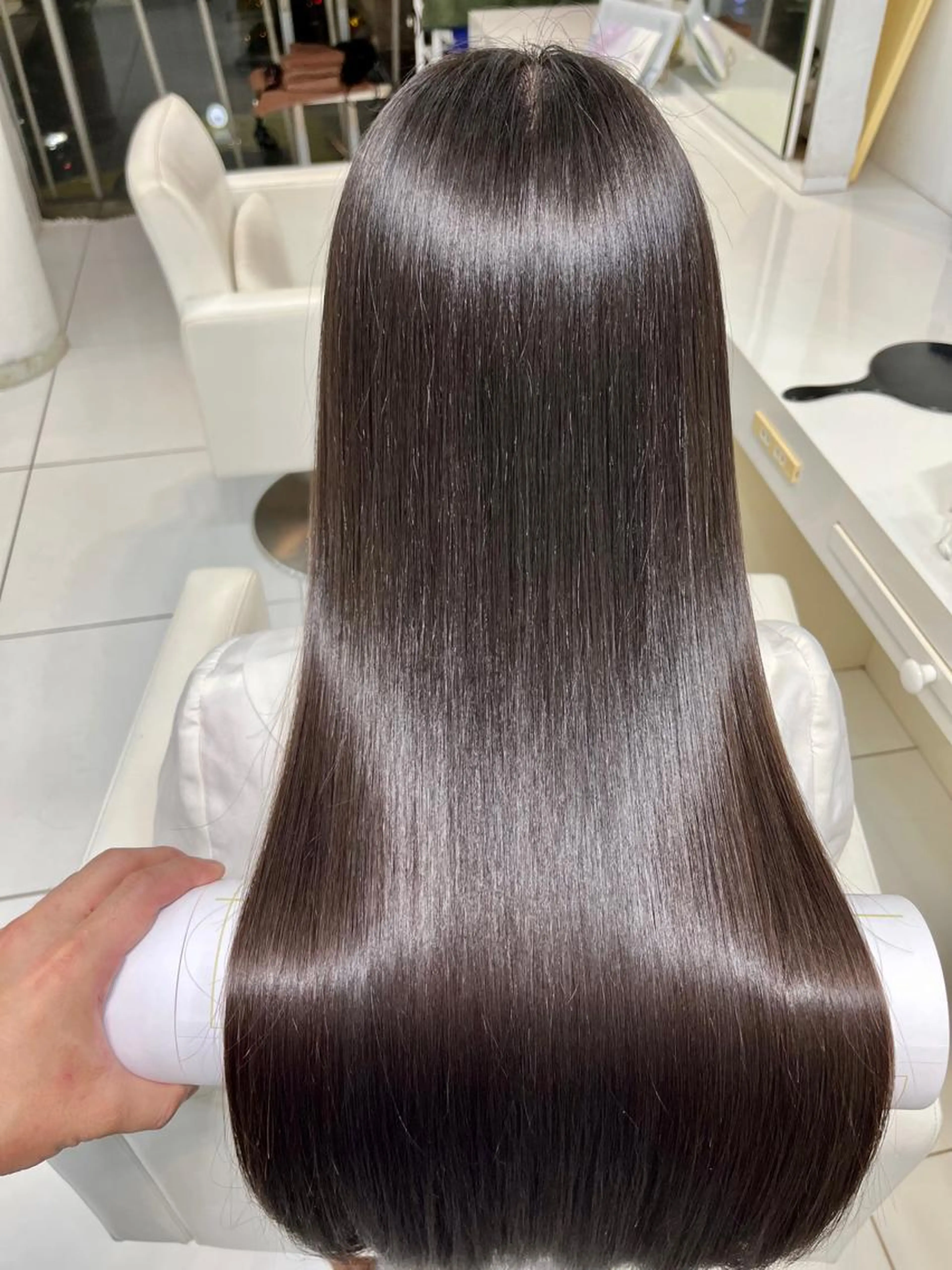 【クセ毛改善・美髪矯正】髪質改善ストレート（縮毛矯正）＋カット＋カラー＋oggiottoトリートメントの写真