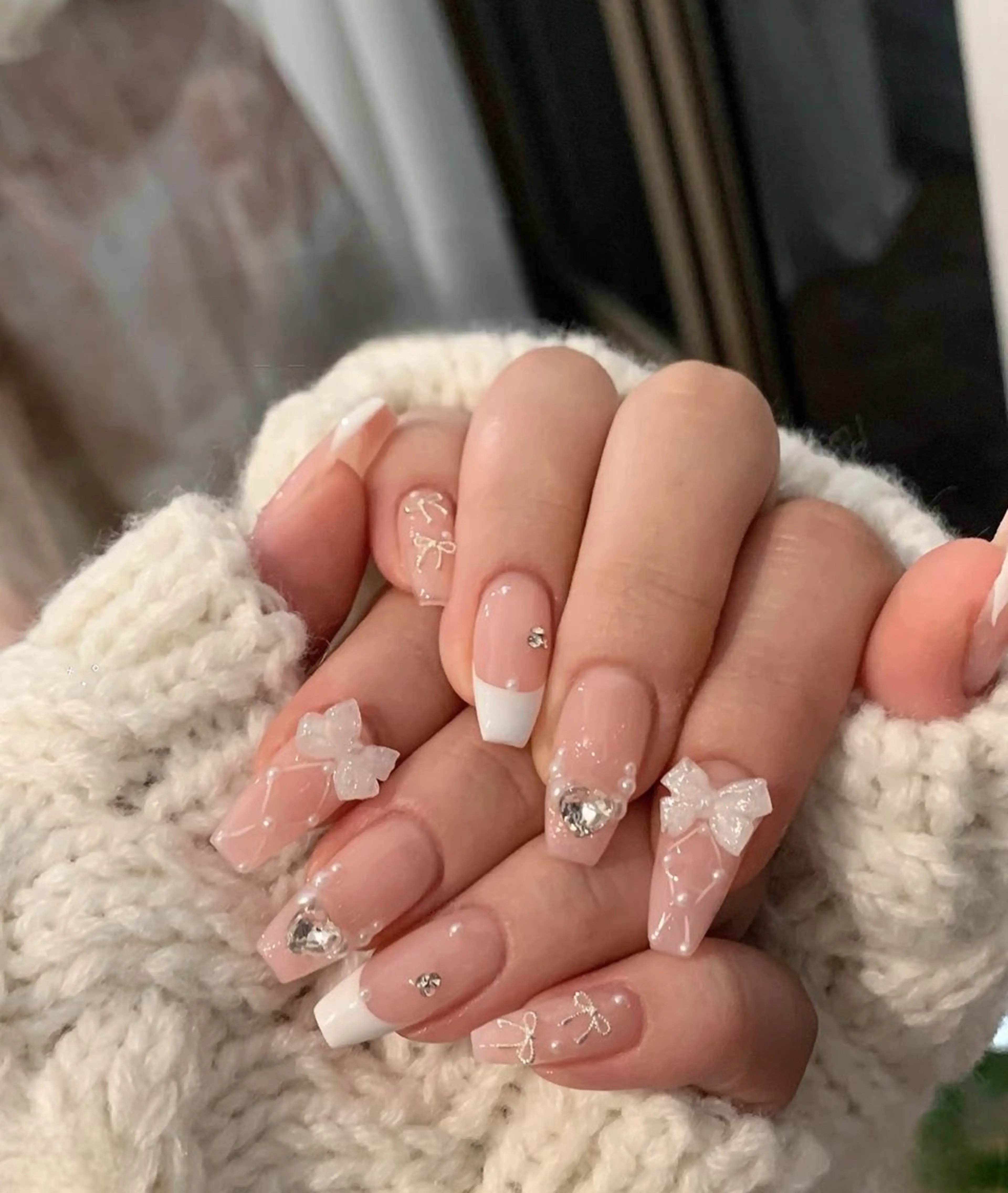 ネイル フラッシュネイル フレンチネイル グラデーション キラキラネイル 韓国ネイル ハンドネイル Lina nail所属・Lunaa 池袋のネイルデザイン