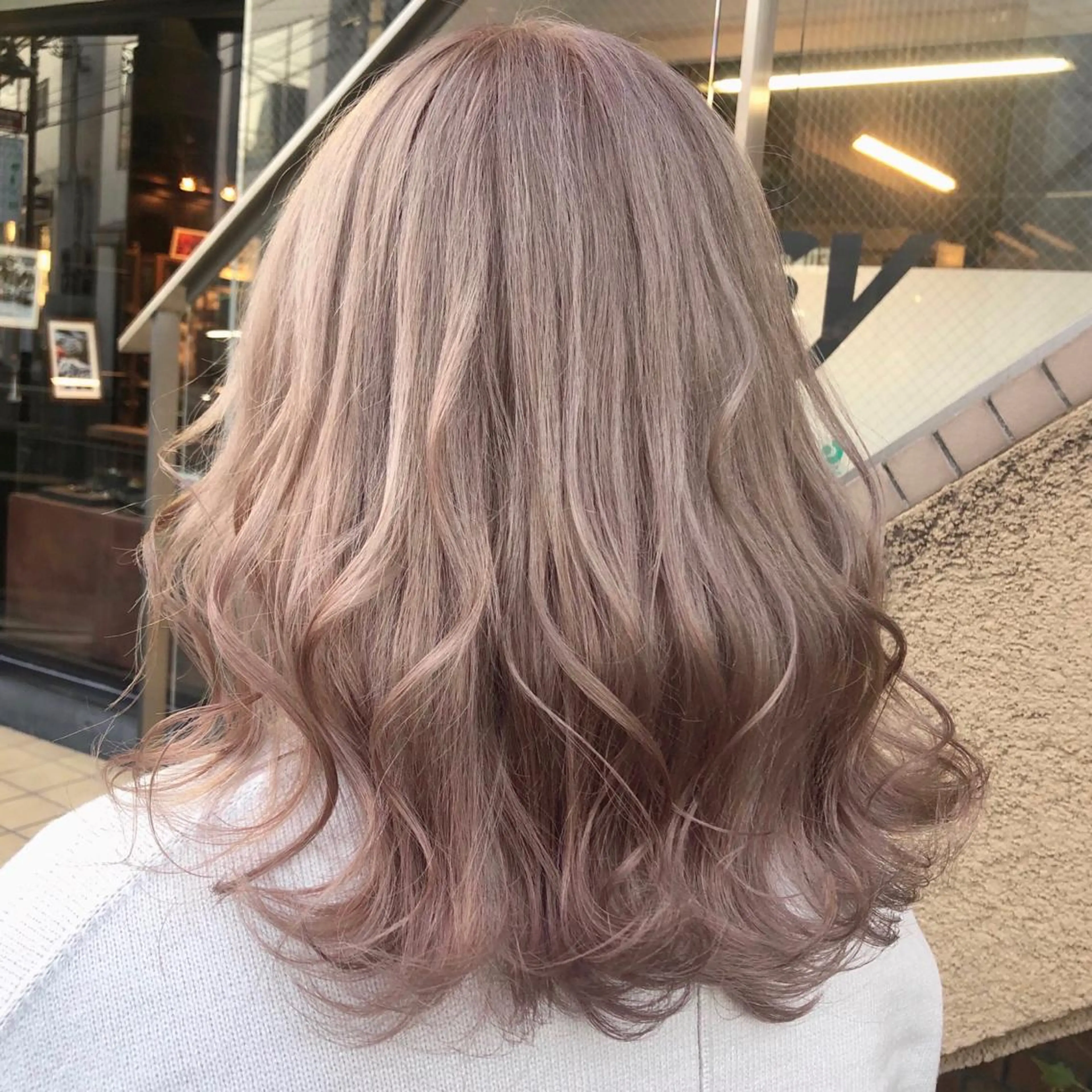 ミディアム カラー パーマ ヘアアレンジ 八巻 晴香のヘアスタイル