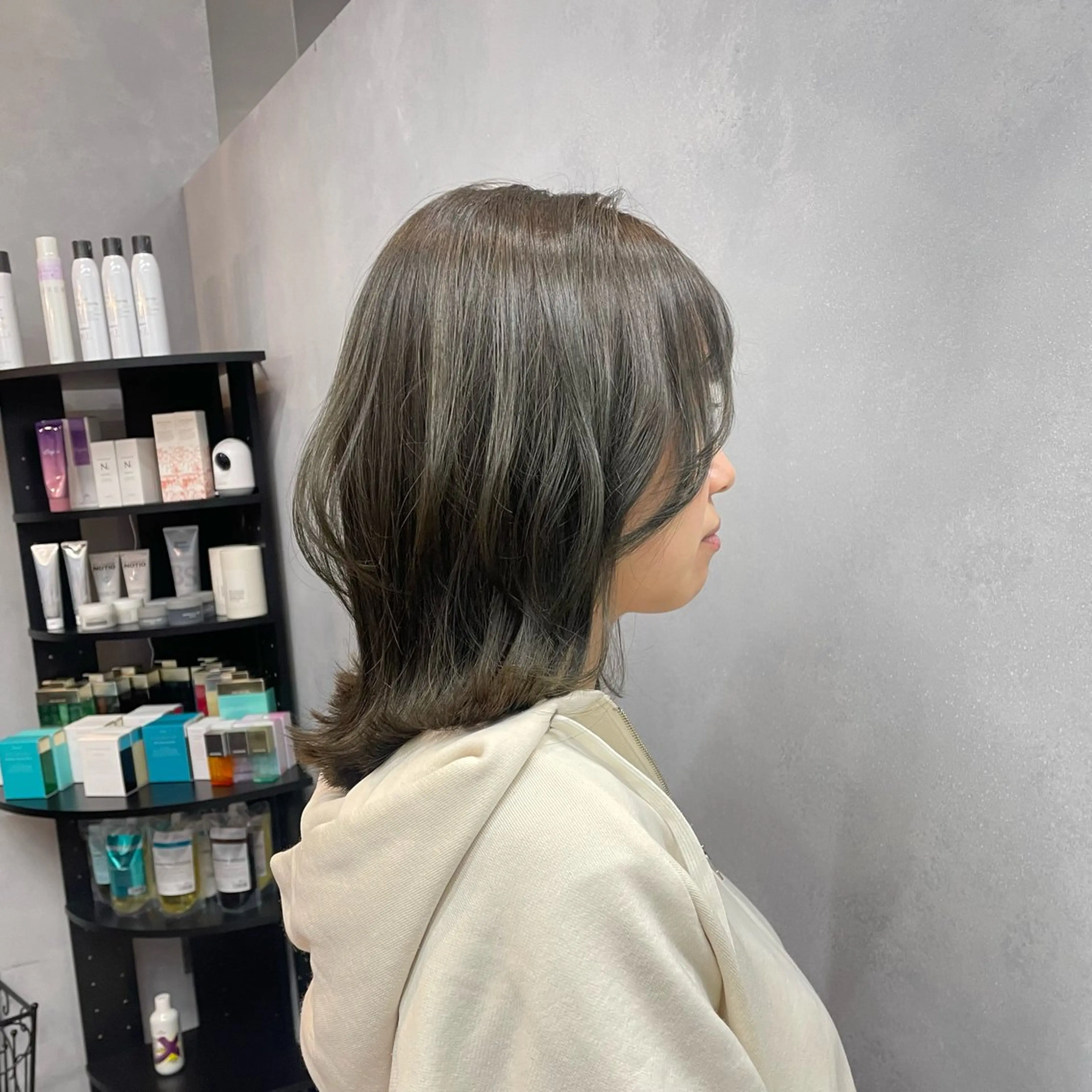 ミディアム カット ヘアカラー 🫧艶髪/ブリーチ 🐳honami🫧のヘアスタイル