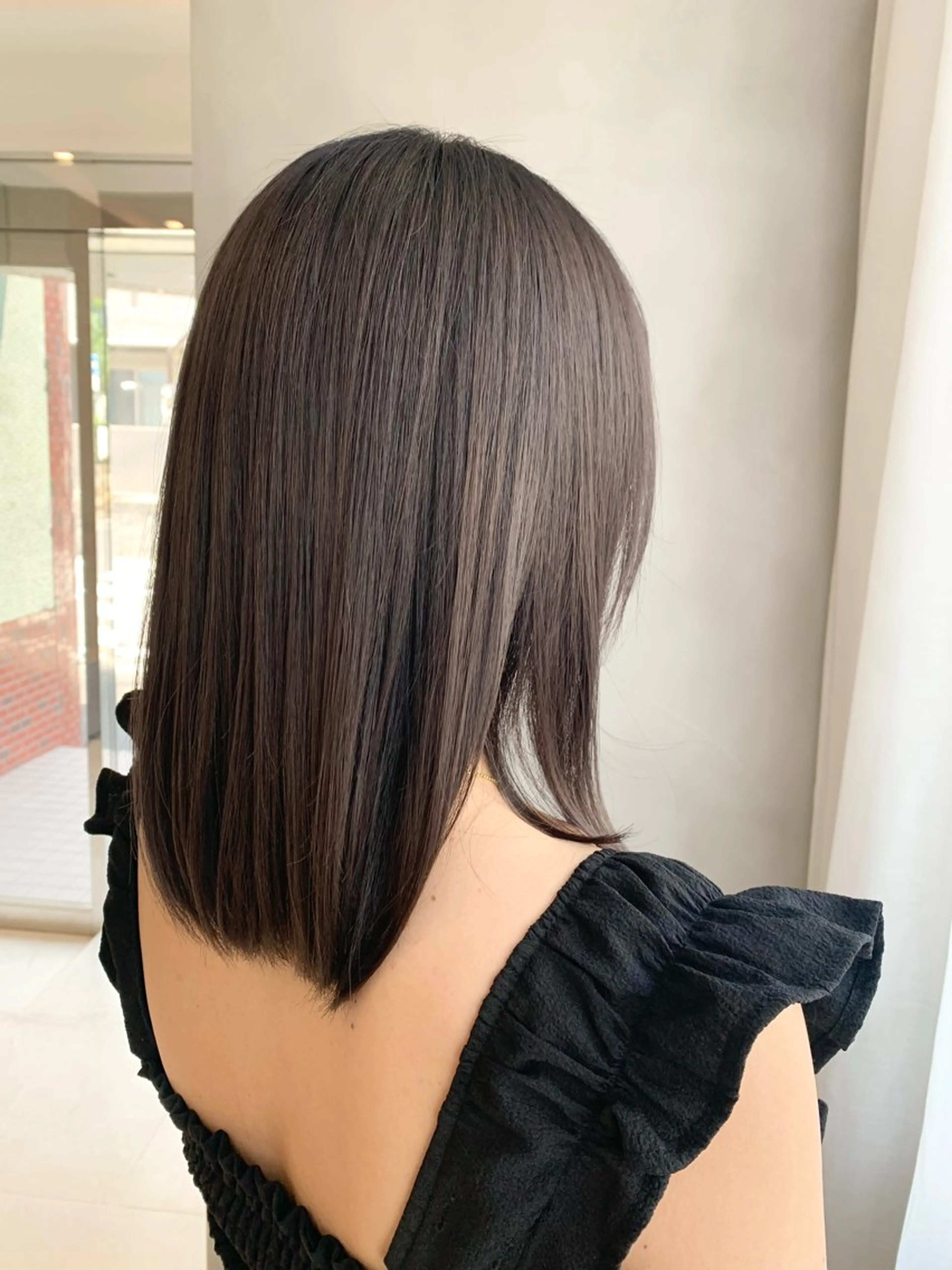 ミディアム カラー 幡野 葵のヘアスタイル