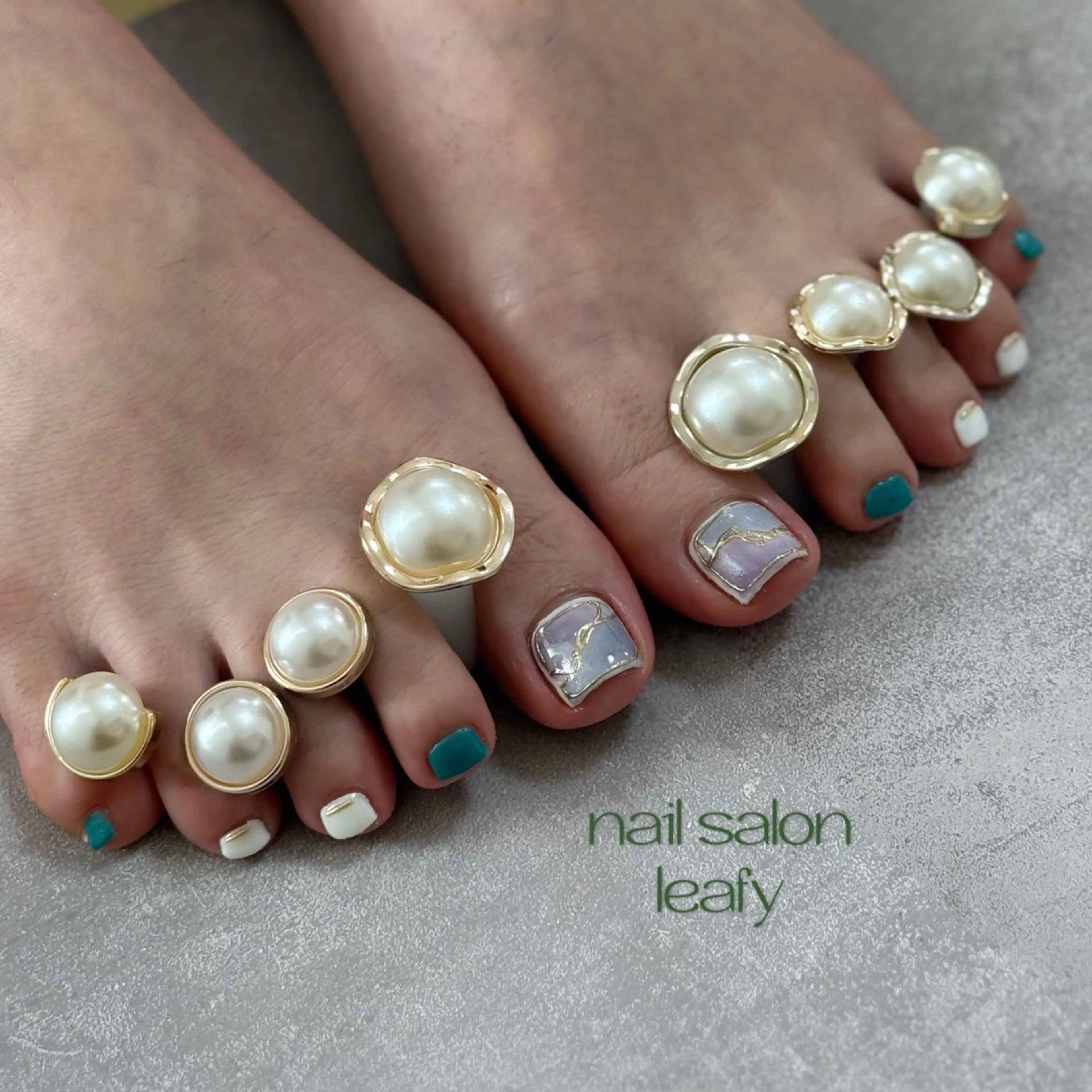 ネイル フットネイル 夏ネイル ネイルサロン leafyのネイルデザイン