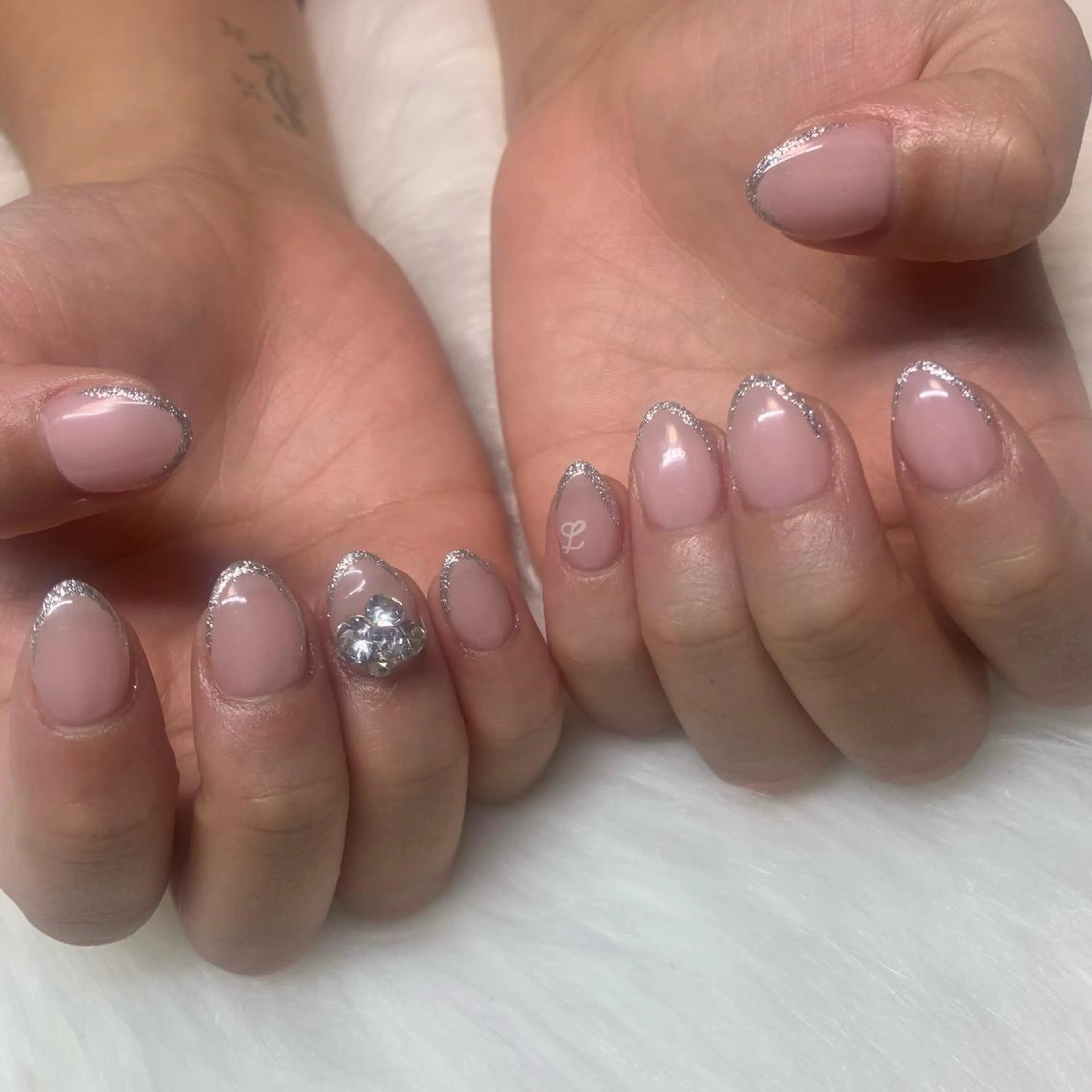 ネイル アートネイル フレンチネイル ガラスフレンチ ハート ロングネイル happiness nailのネイルデザイン