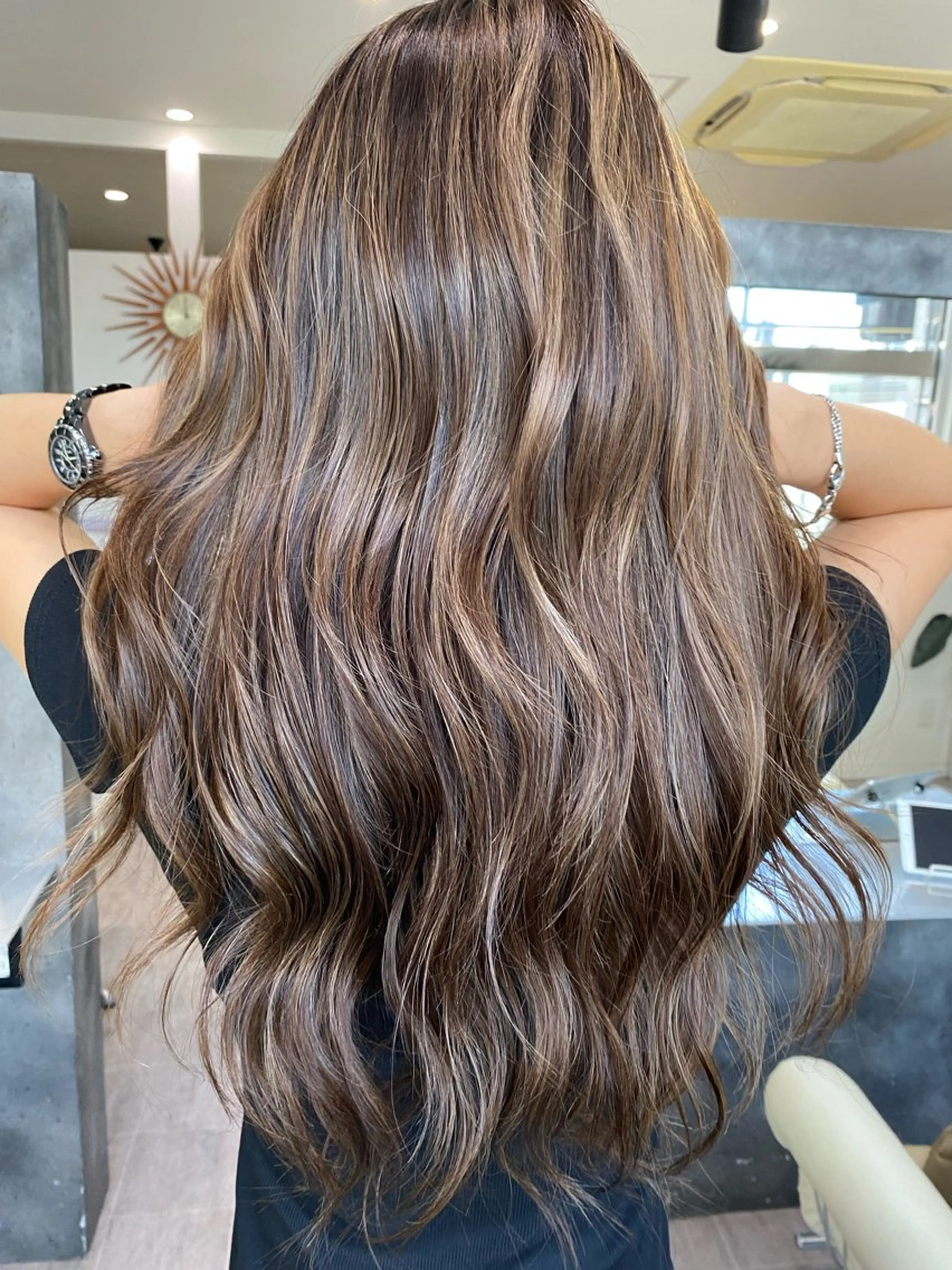 ロング カラー hair make huit8所属・ハイライト&ブリーチ 💇🏼‍♀MAHOのヘアスタイル