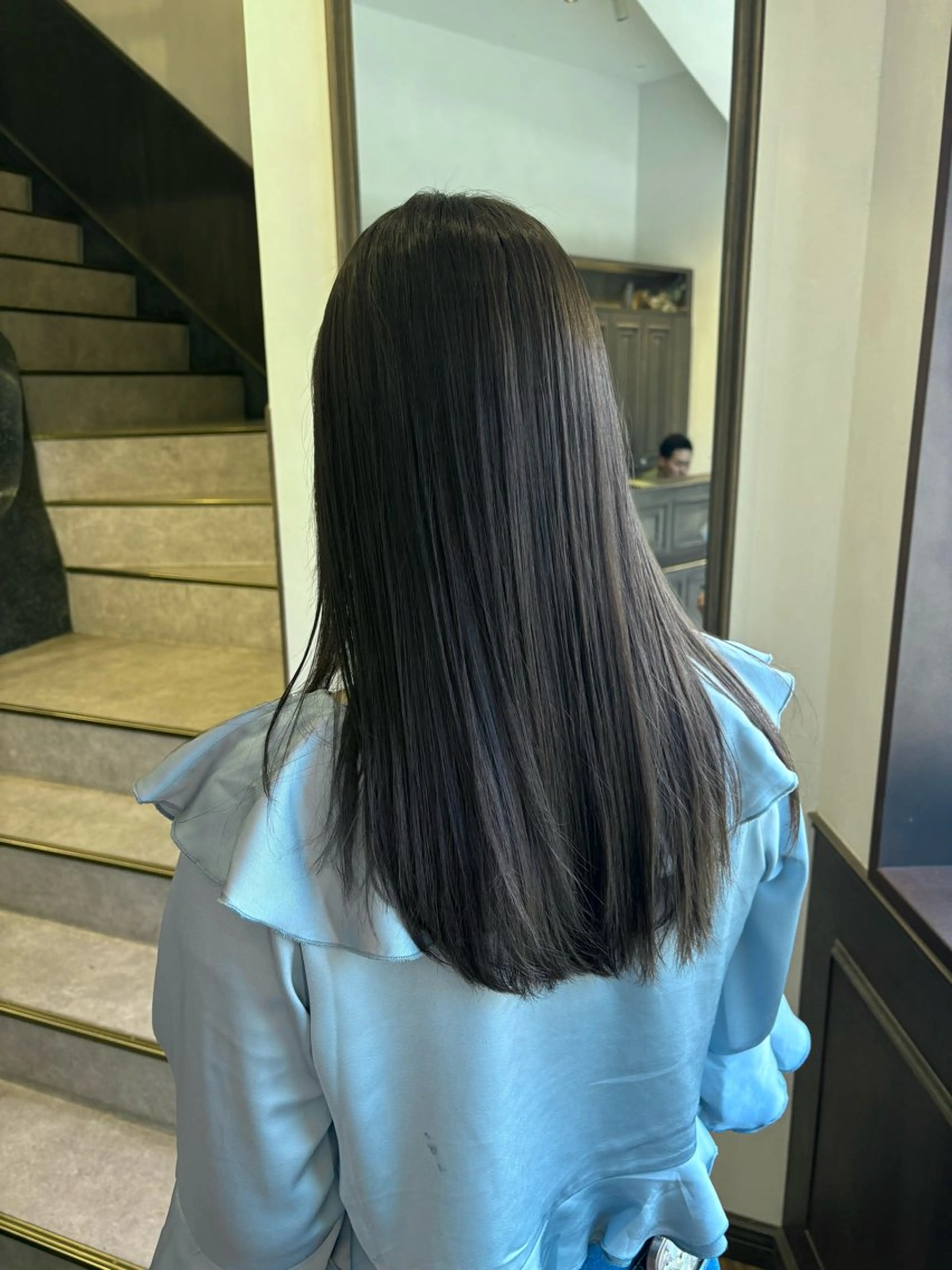 セミロング カラー noa 似合わせ︰ 透明感︰韓国風のヘアスタイル