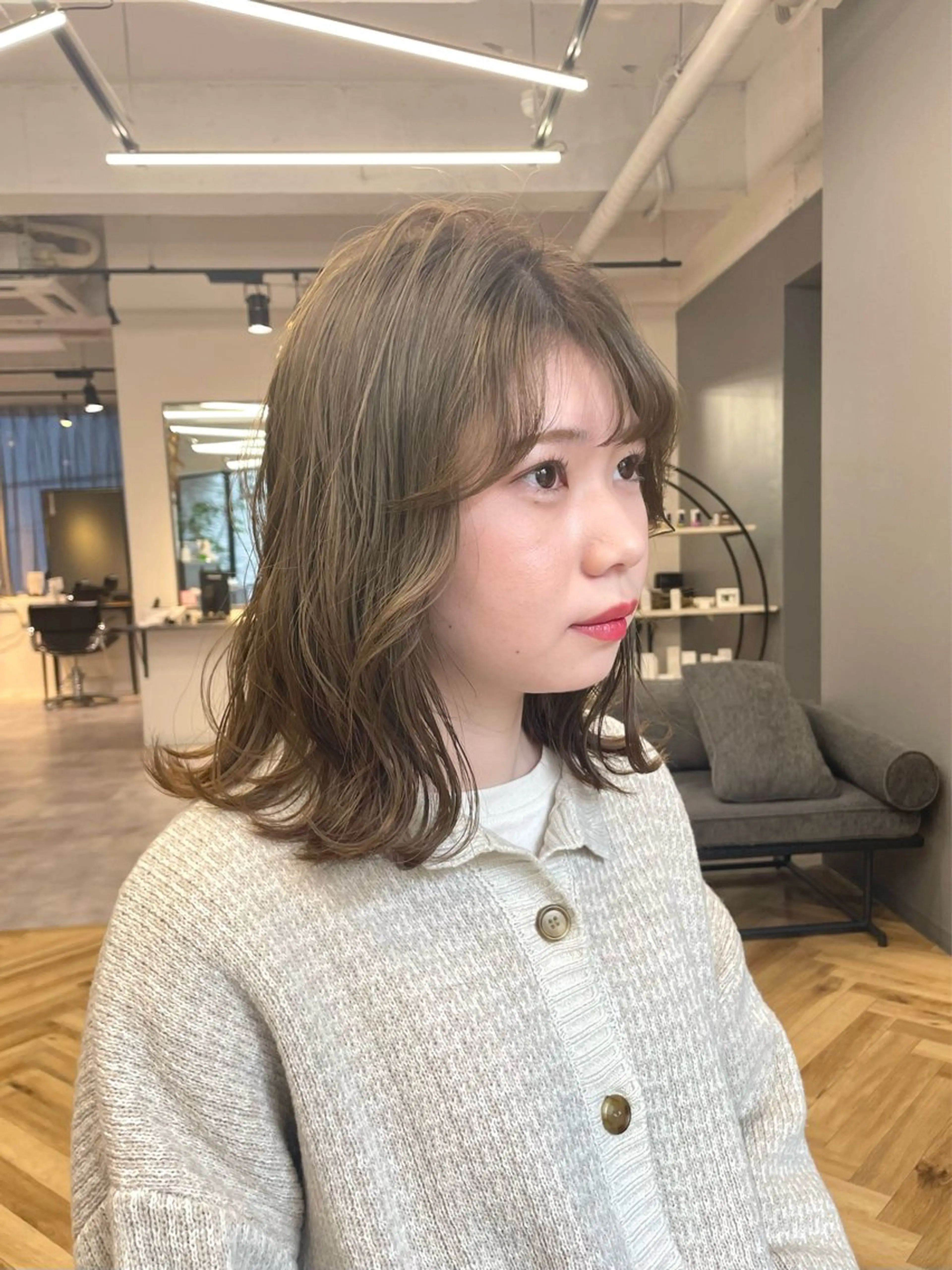 カラー 畑 麻依音のヘアスタイル