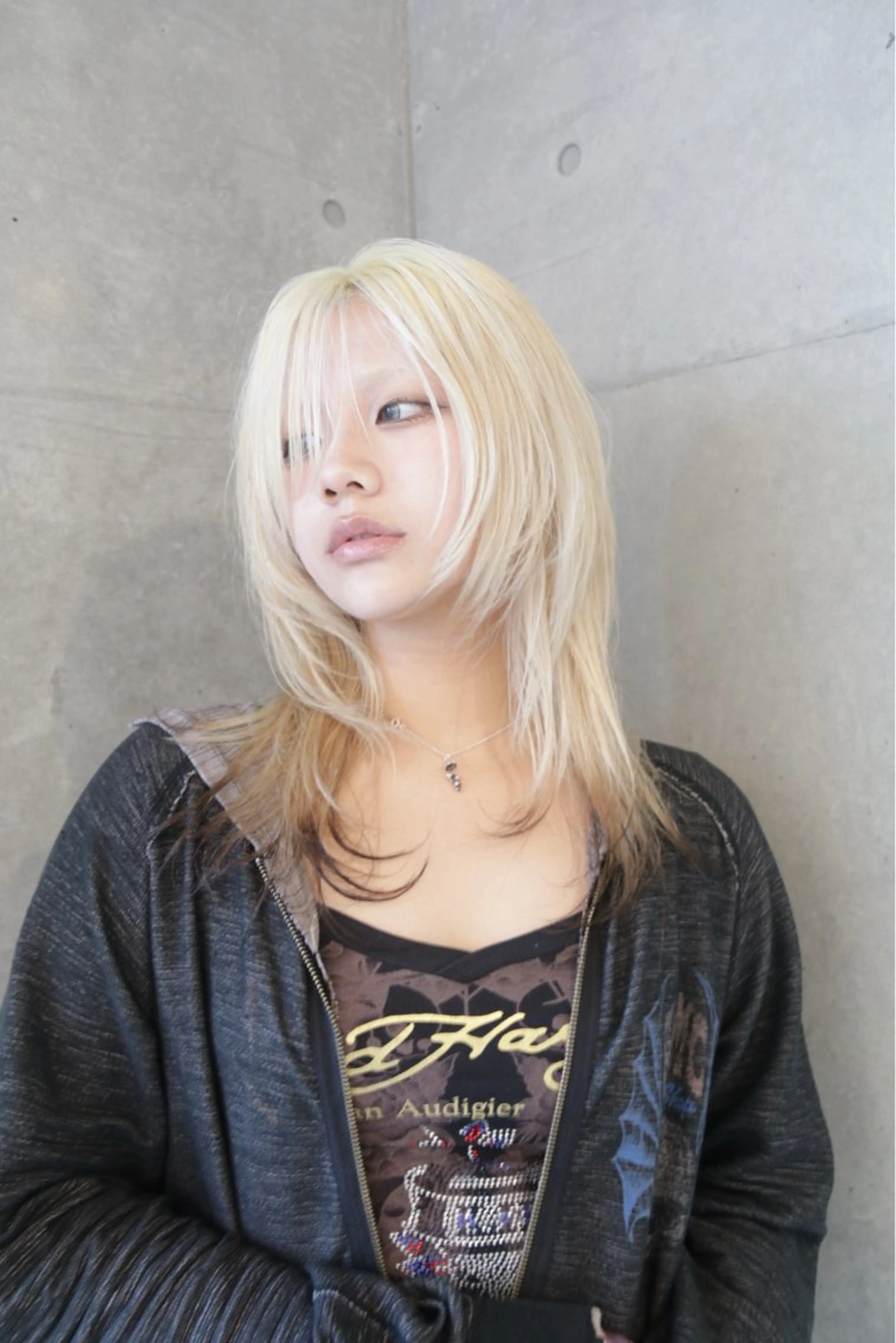 セミロング カラー 抜きっぱなしブロンド ブロンド レイヤーカット ヘアカラー デザインカラーとハイ トーン/HIROKIのヘアスタイル