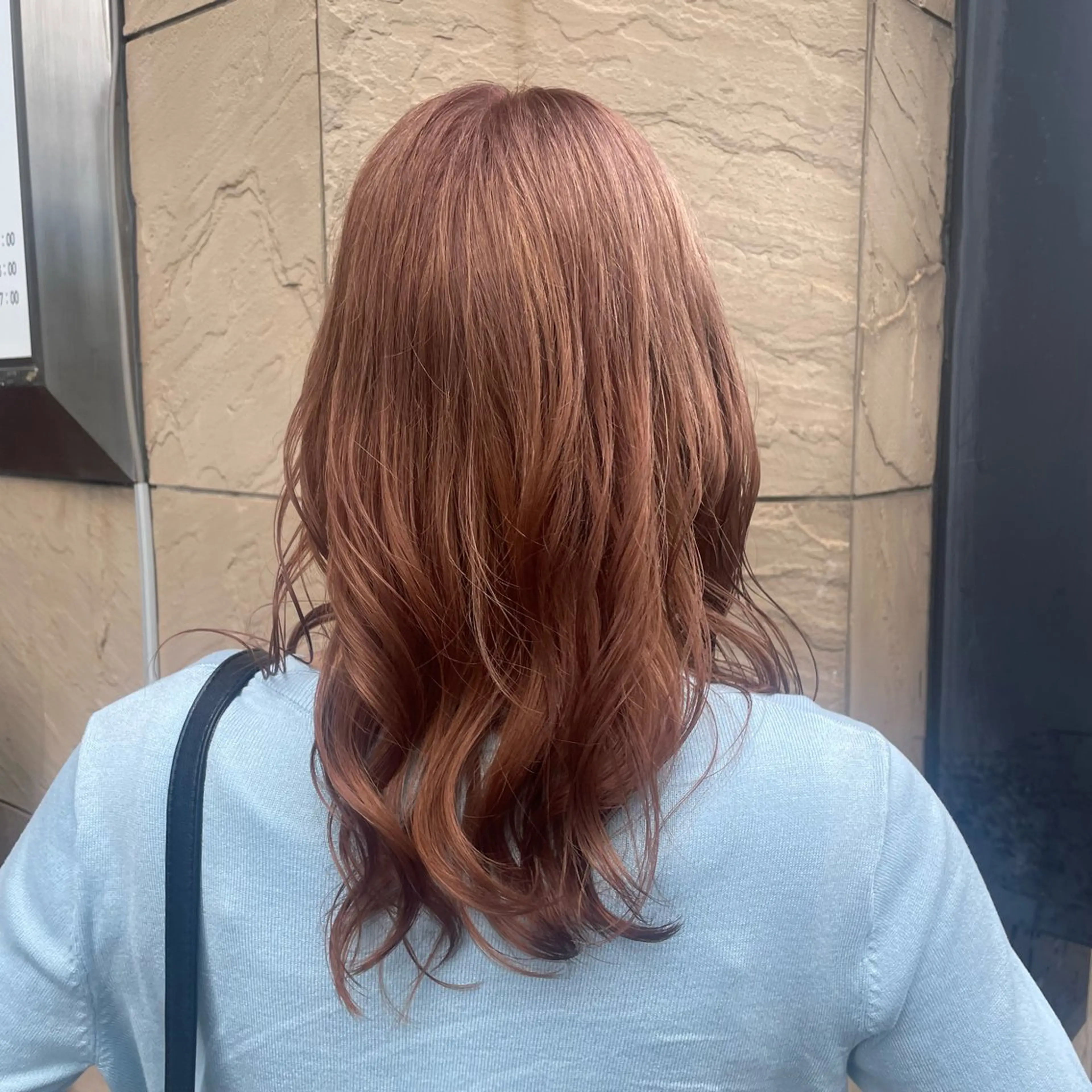 セミロング カラー 西村 亜弥のヘアスタイル