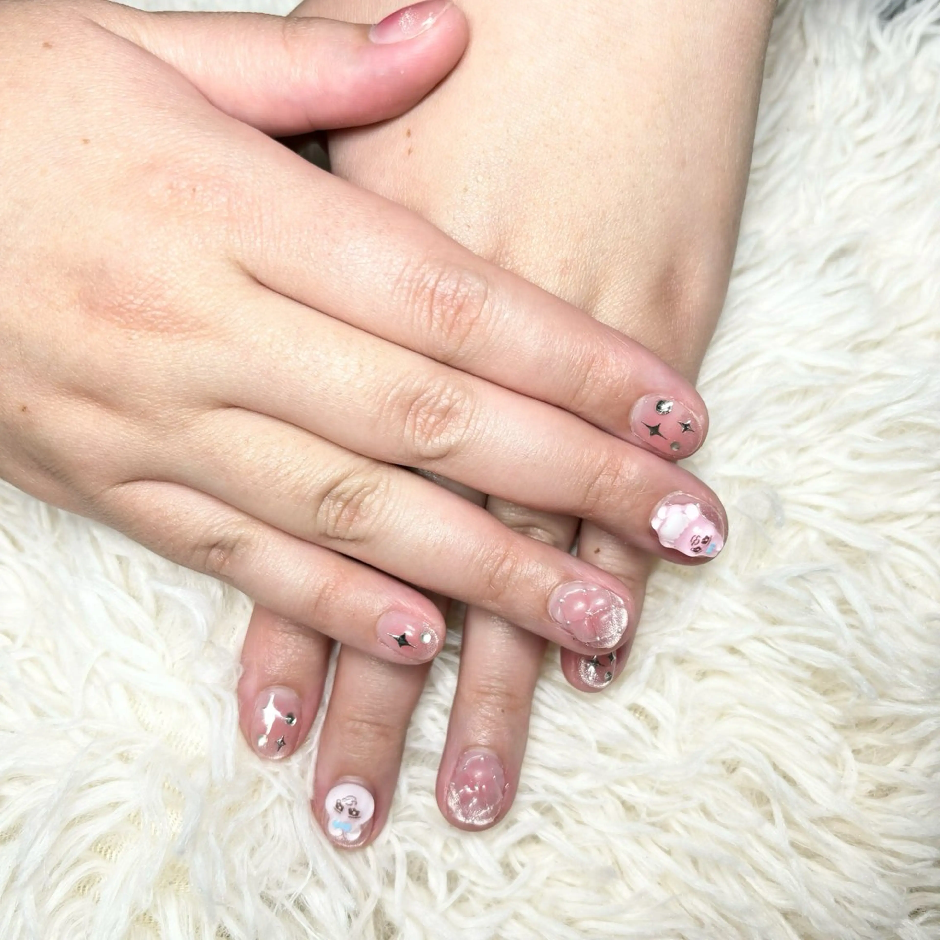 ネイル チークネイル マグネットネイル 持ち込み ハンドネイル nail salon Ecrin所属・前島 稀歩のネイルデザイン