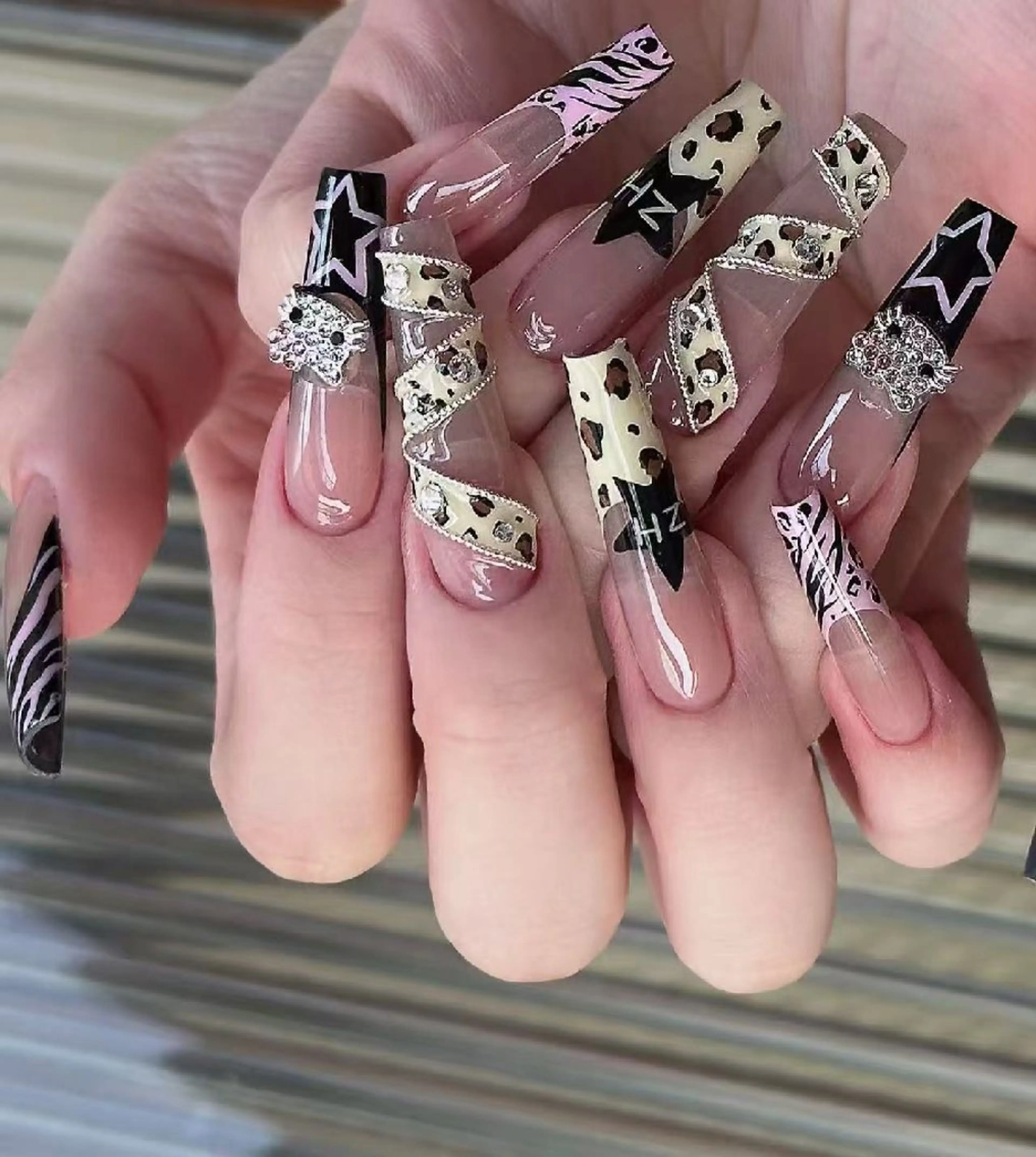 ネイル オーロラネイル フラワーネイル フットネイル フレンチネイル ジェルネイル ハンドネイル Oomiya 服部のネイルデザイン